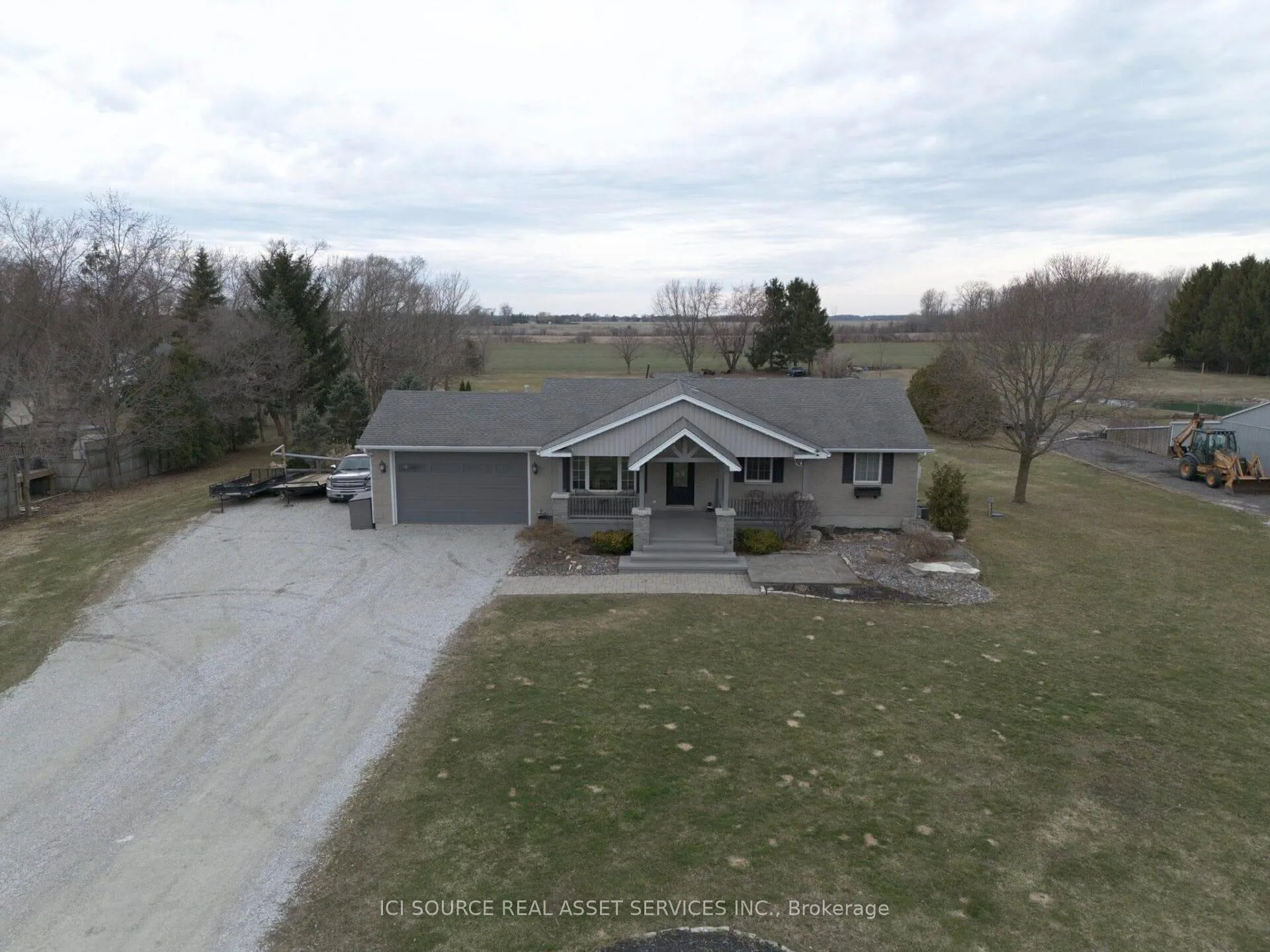 Photo 2 of 4635 Kettle Lane, Enniskillen, Petrolia — HOMEH