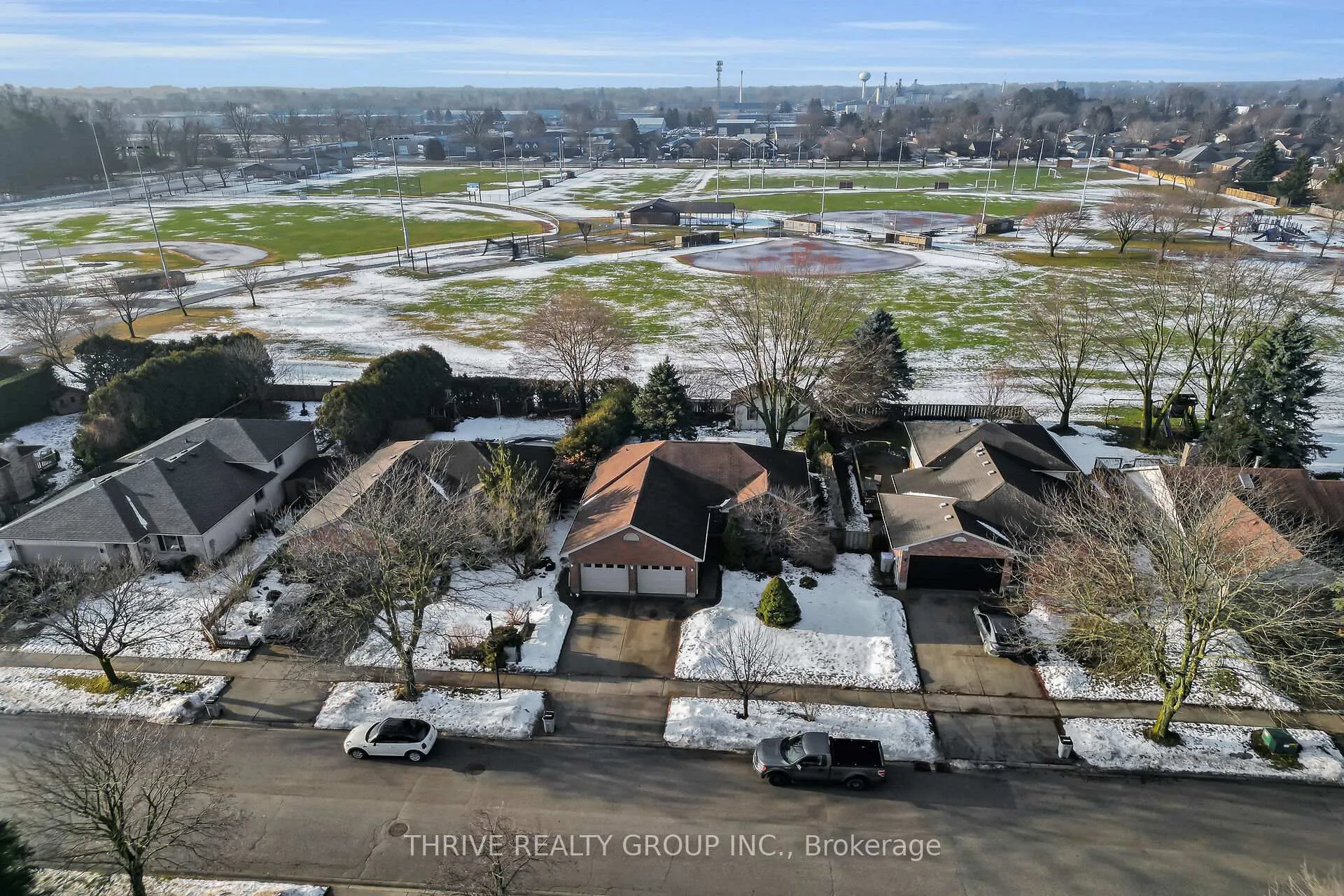 Photo 4 of 24 Parkview Crescent, Strathroy-Caradoc, SE — HOMEH