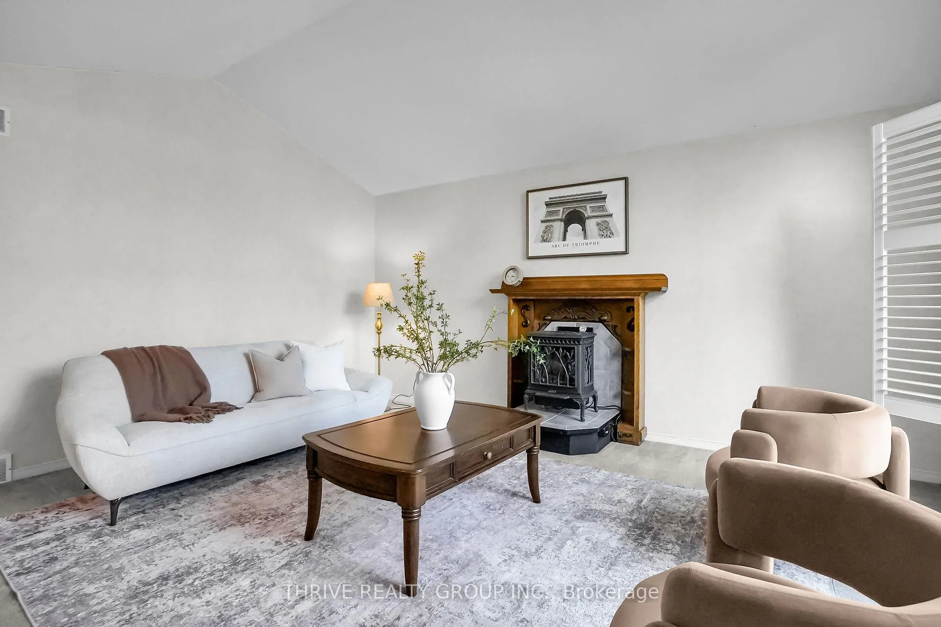 Photo 5 of 24 Parkview Crescent, Strathroy-Caradoc, SE — HOMEH