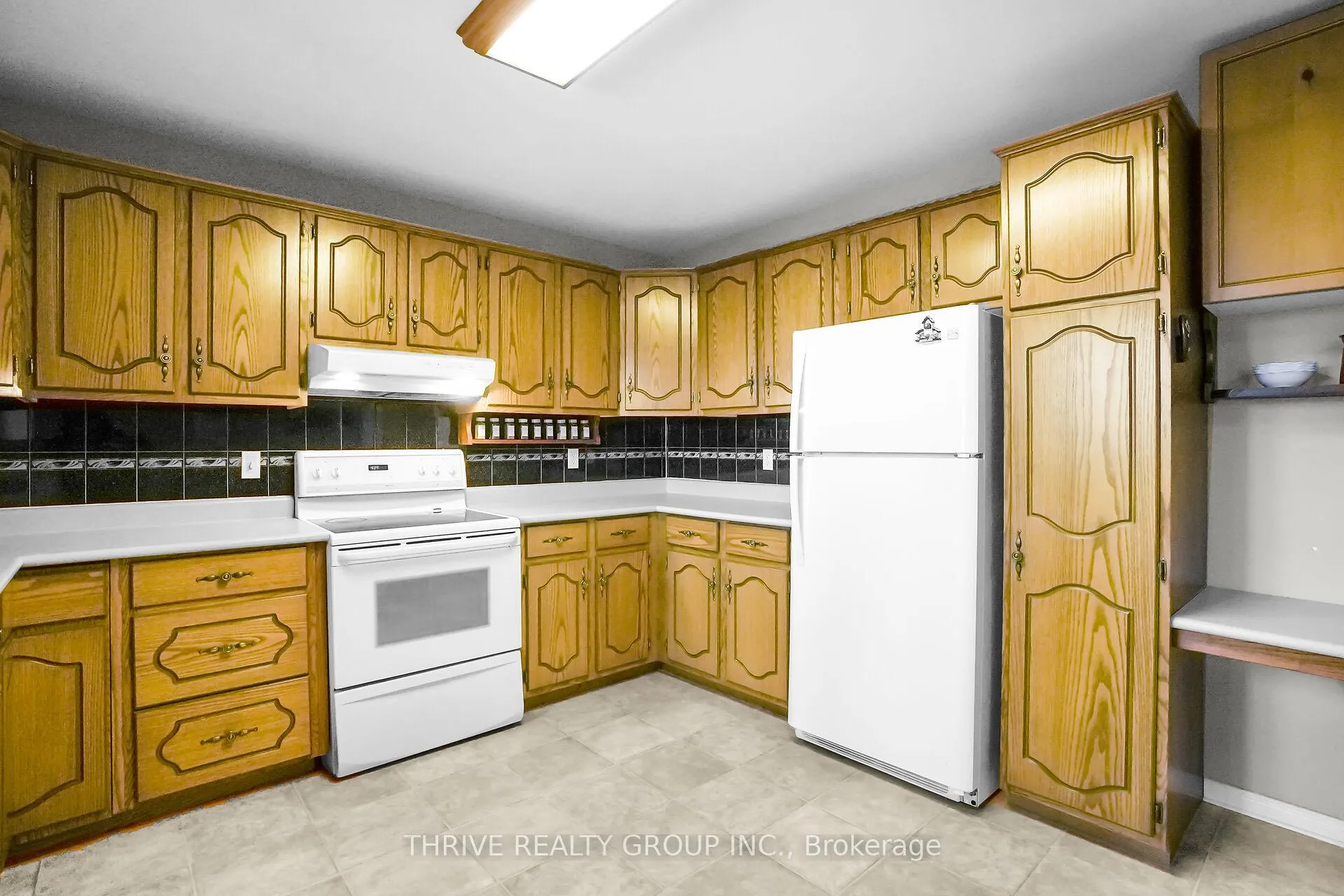 Photo 18 of 24 Parkview Crescent, Strathroy-Caradoc, SE — HOMEH