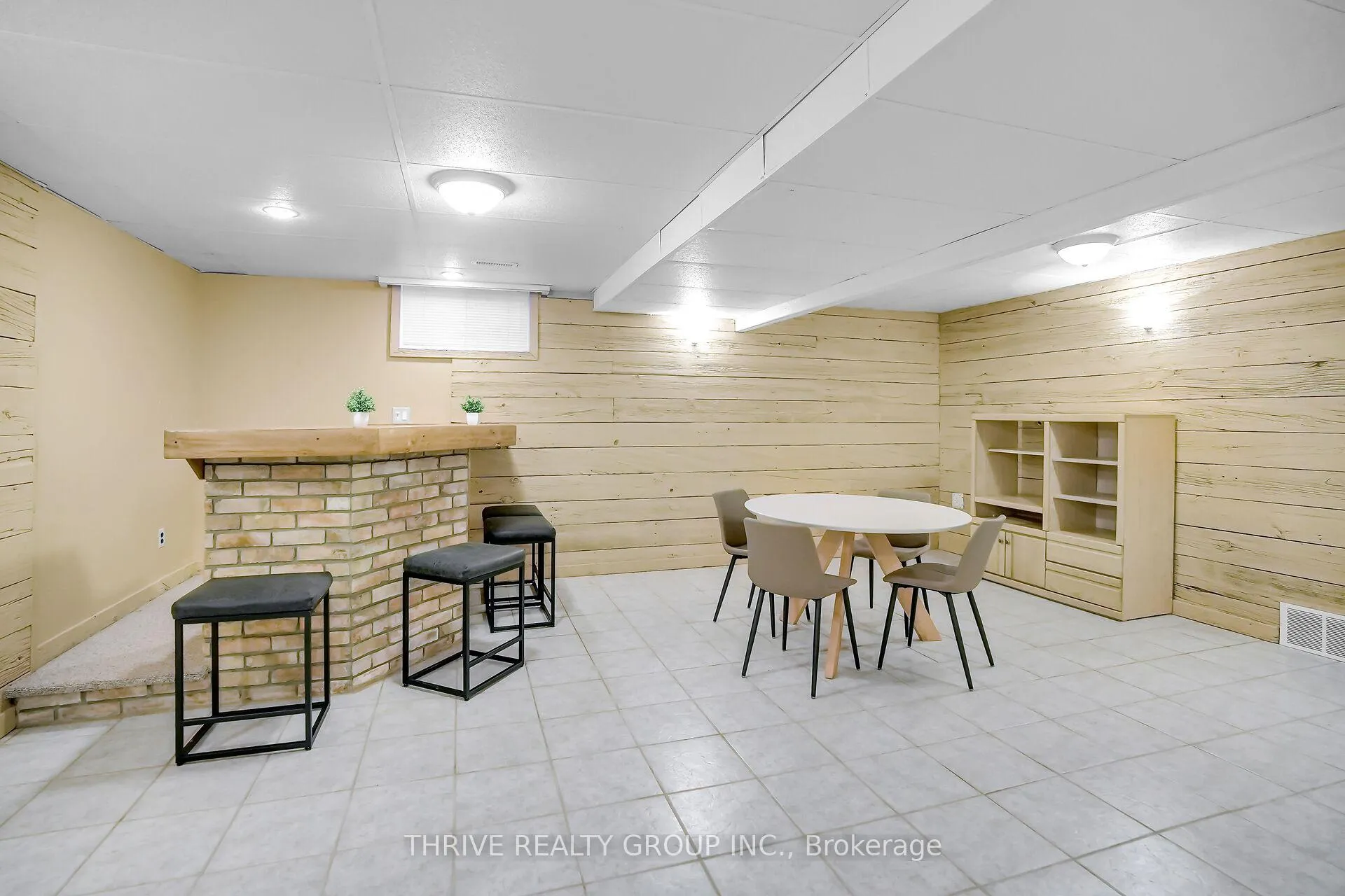 Photo 24 of 24 Parkview Crescent, Strathroy-Caradoc, SE — HOMEH