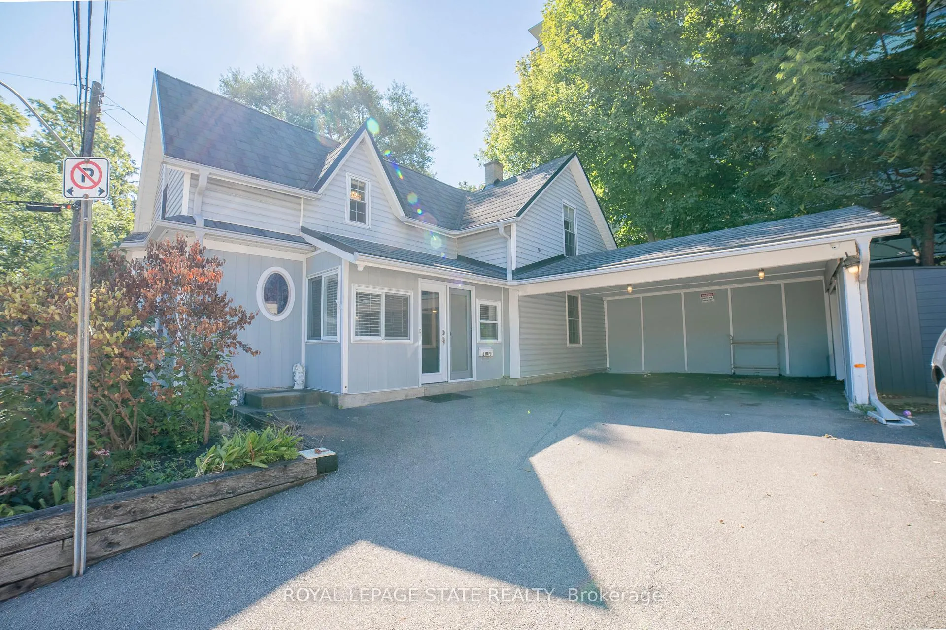 Photo 1 of 12 Maple Avenue, Hamilton, Stoney Creek — HOMEH