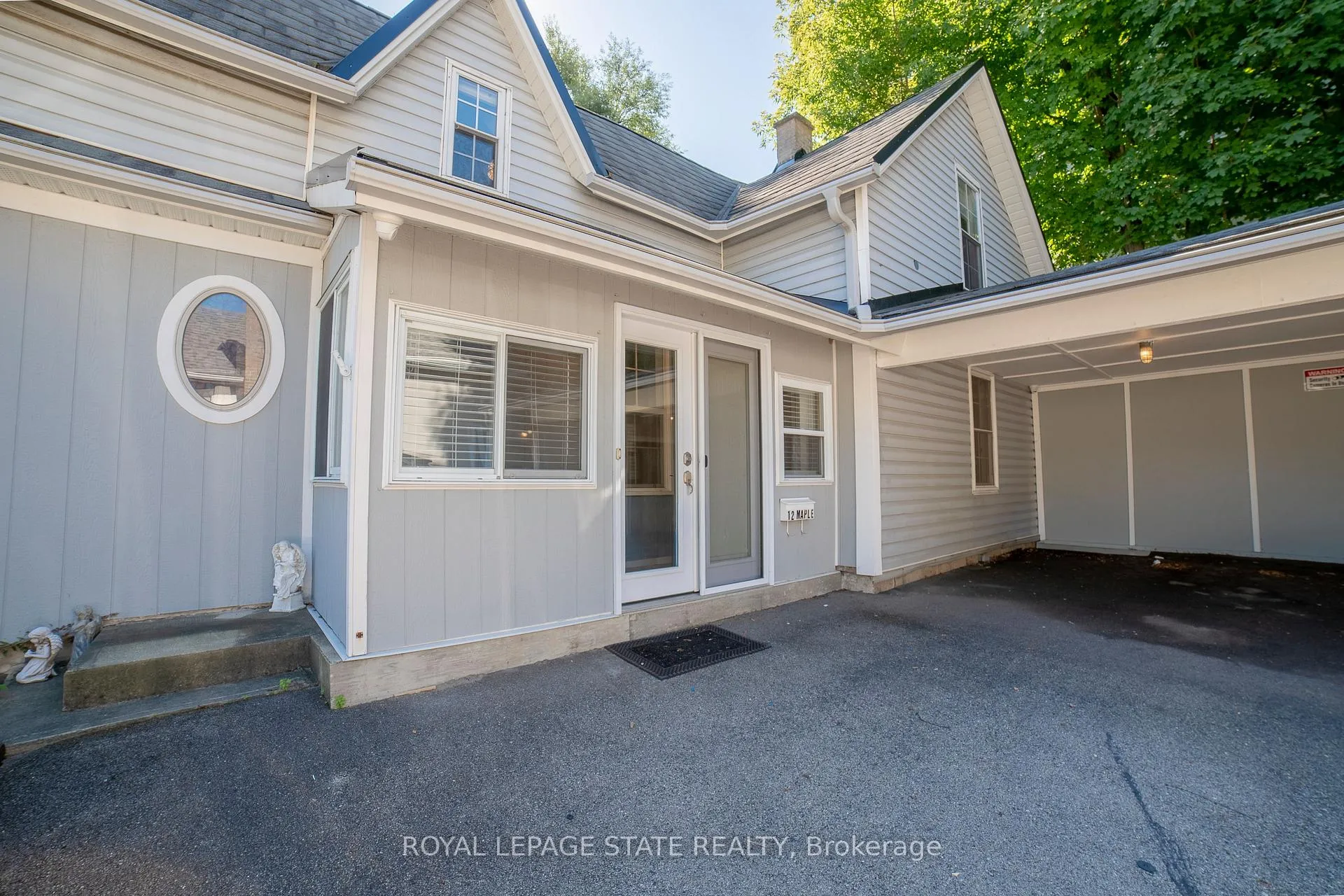Photo 2 of 12 Maple Avenue, Hamilton, Stoney Creek — HOMEH