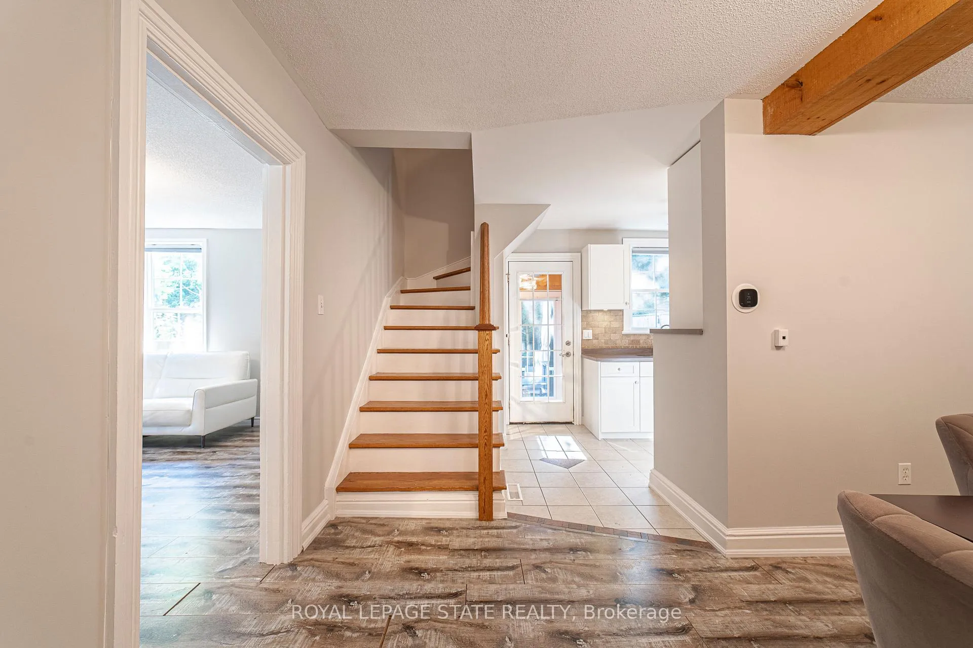 Photo 9 of 12 Maple Avenue, Hamilton, Stoney Creek — HOMEH