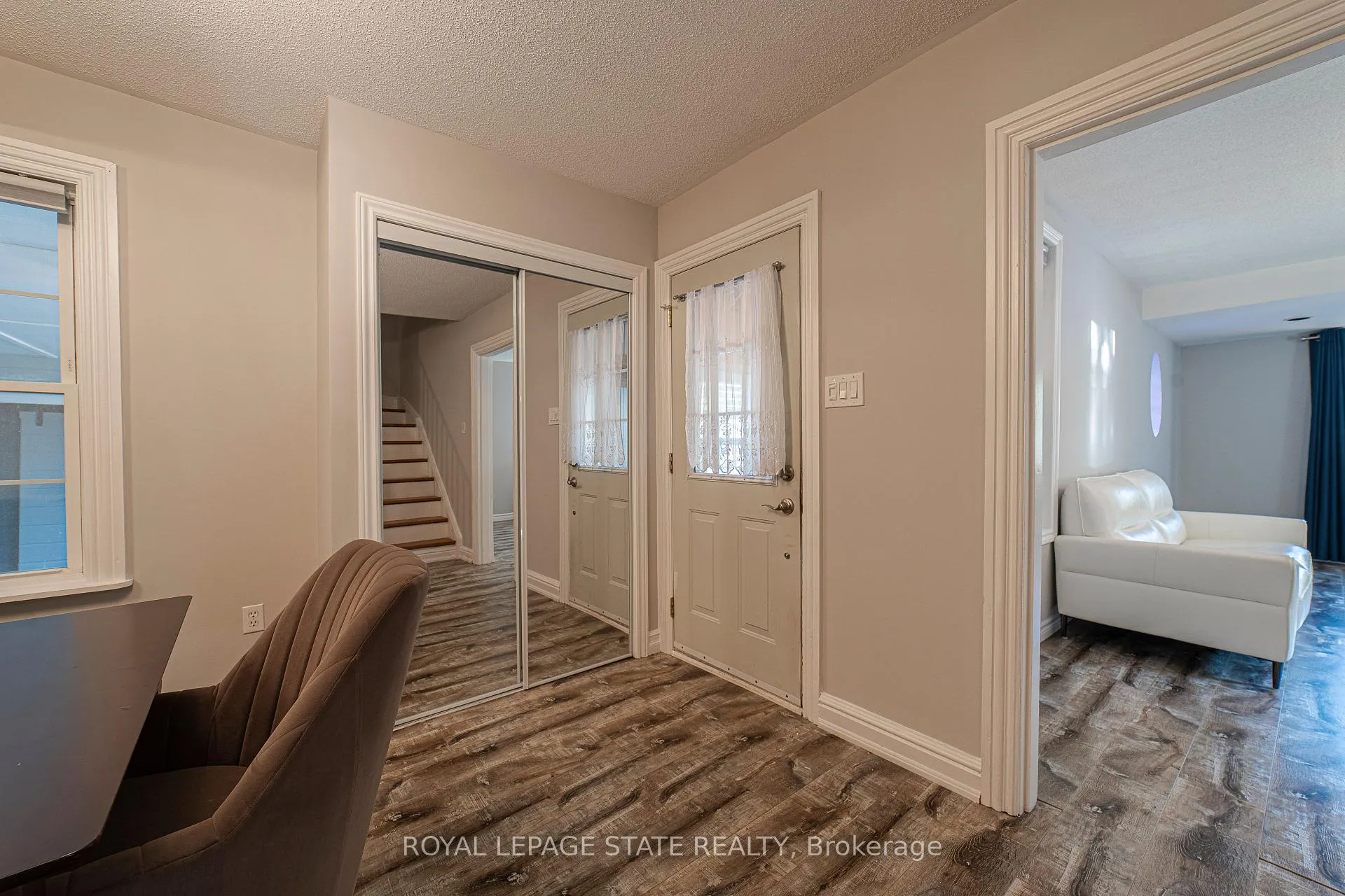 Photo 10 of 12 Maple Avenue, Hamilton, Stoney Creek — HOMEH