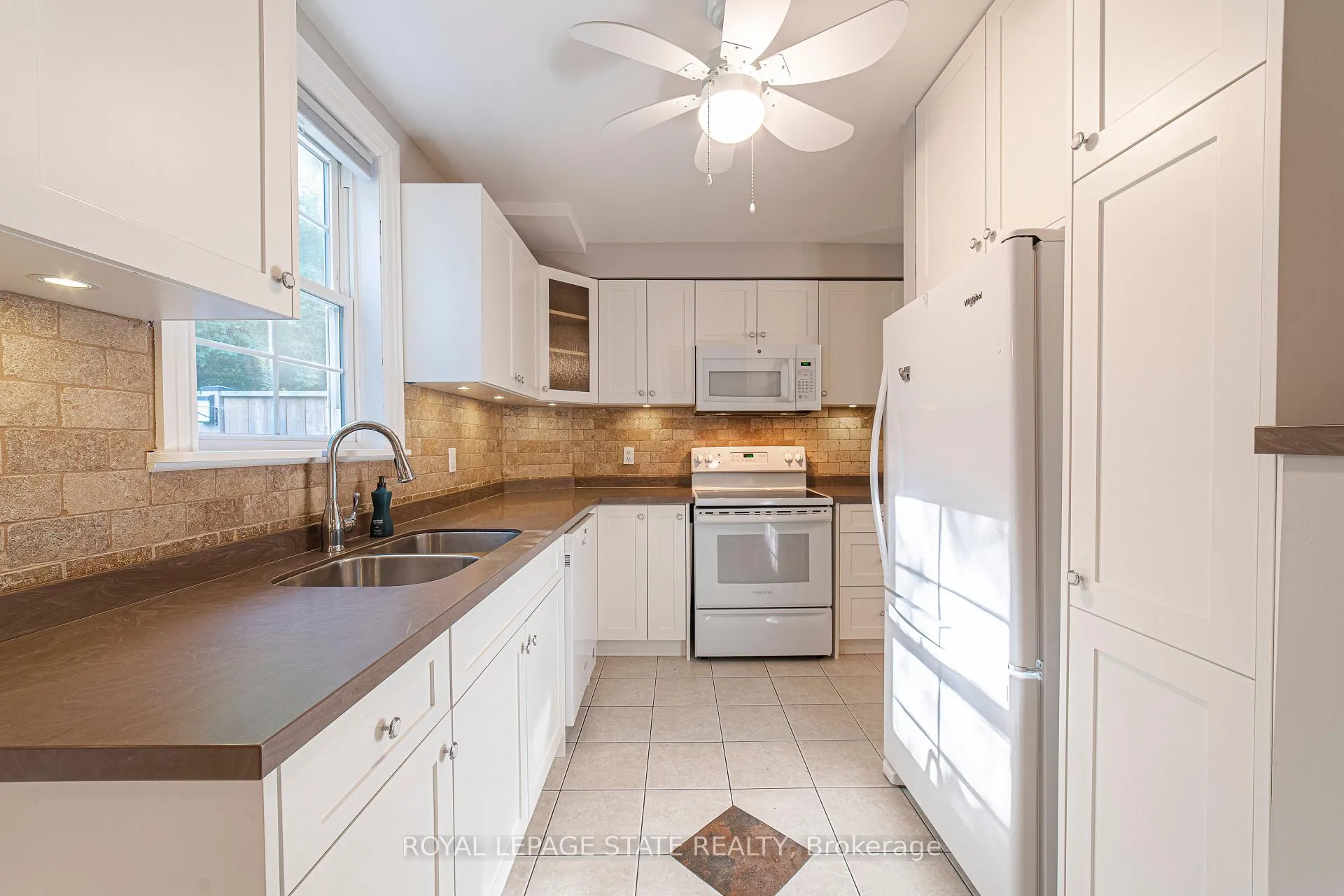 Photo 14 of 12 Maple Avenue, Hamilton, Stoney Creek — HOMEH