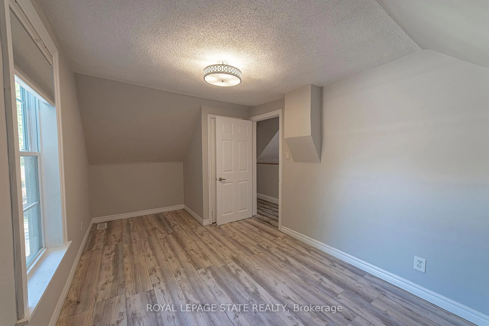 Photo 22 of 12 Maple Avenue, Hamilton, Stoney Creek — HOMEH