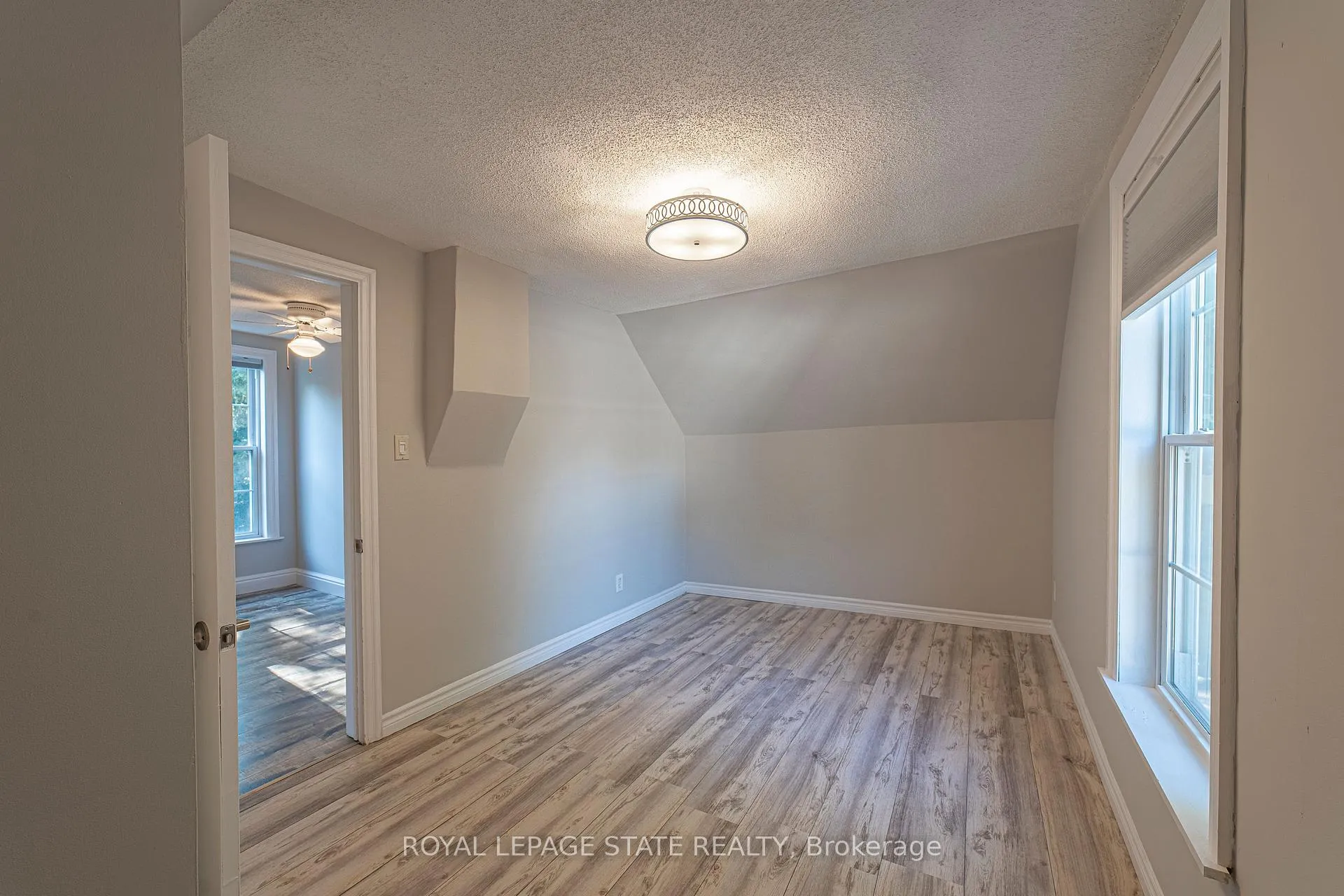 Photo 24 of 12 Maple Avenue, Hamilton, Stoney Creek — HOMEH