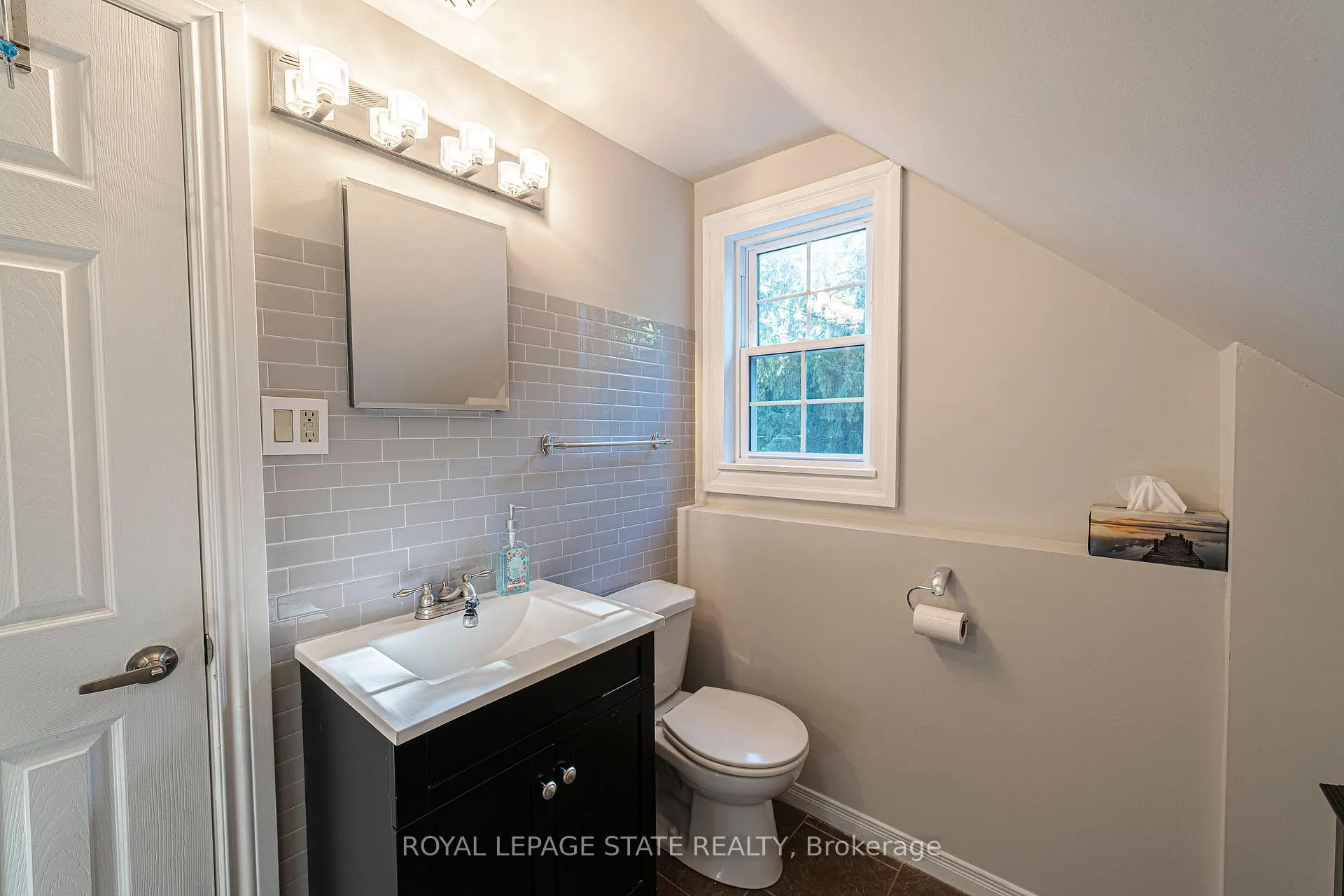 Photo 28 of 12 Maple Avenue, Hamilton, Stoney Creek — HOMEH