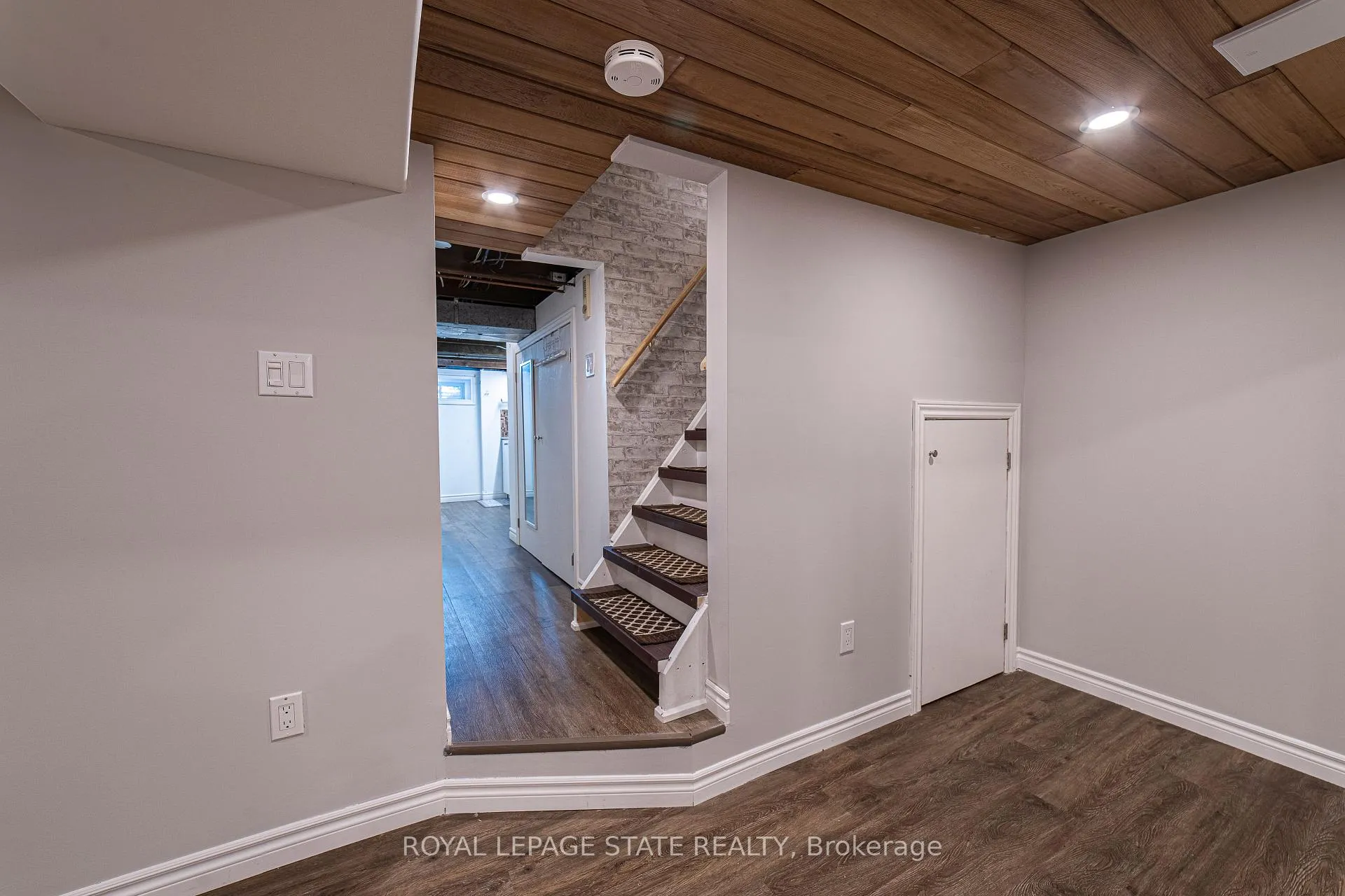Photo 29 of 12 Maple Avenue, Hamilton, Stoney Creek — HOMEH
