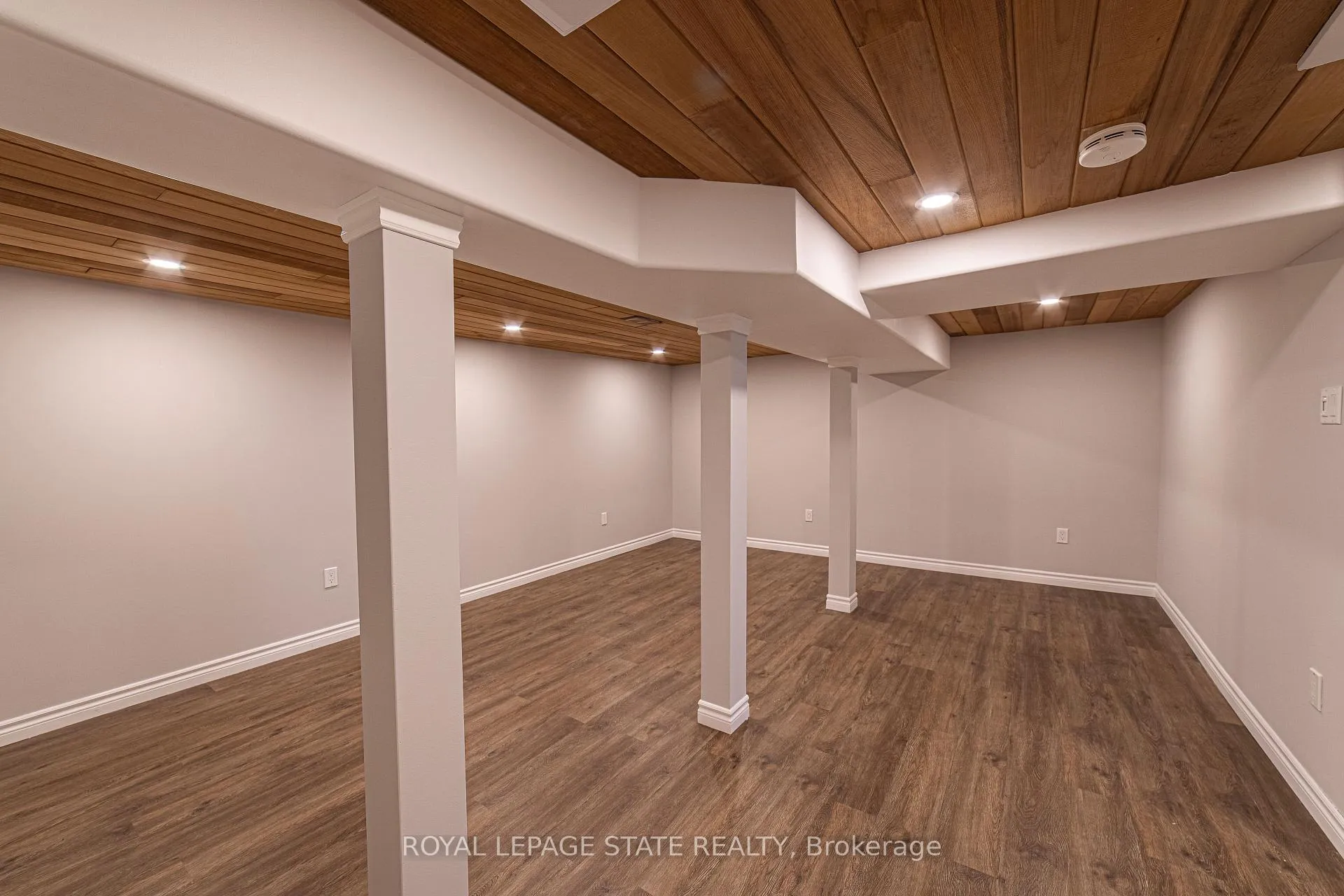 Photo 31 of 12 Maple Avenue, Hamilton, Stoney Creek — HOMEH