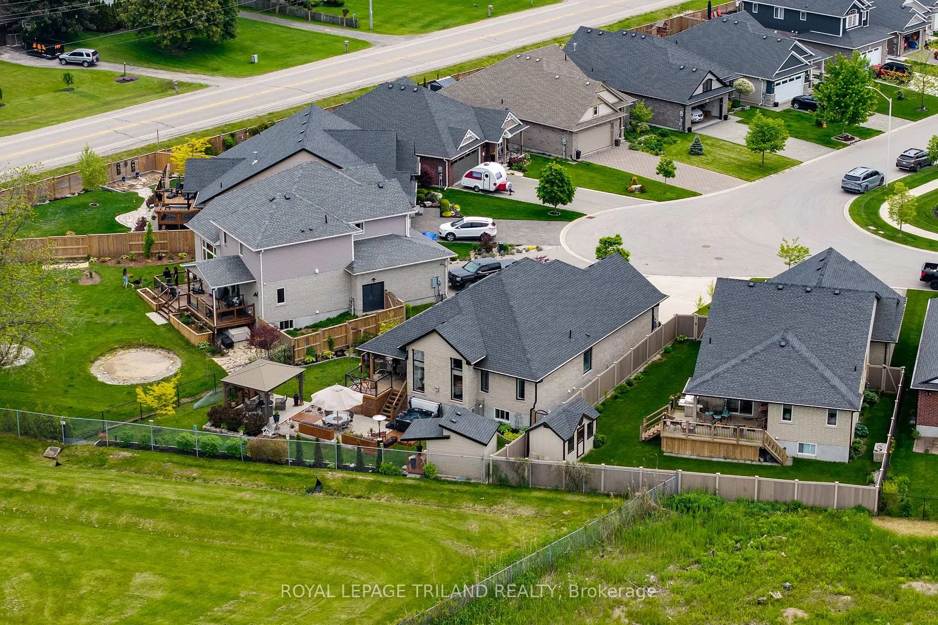 Photo 4 of 208 Emery Street, Central Elgin, Rural Central Elgin — HOMEH