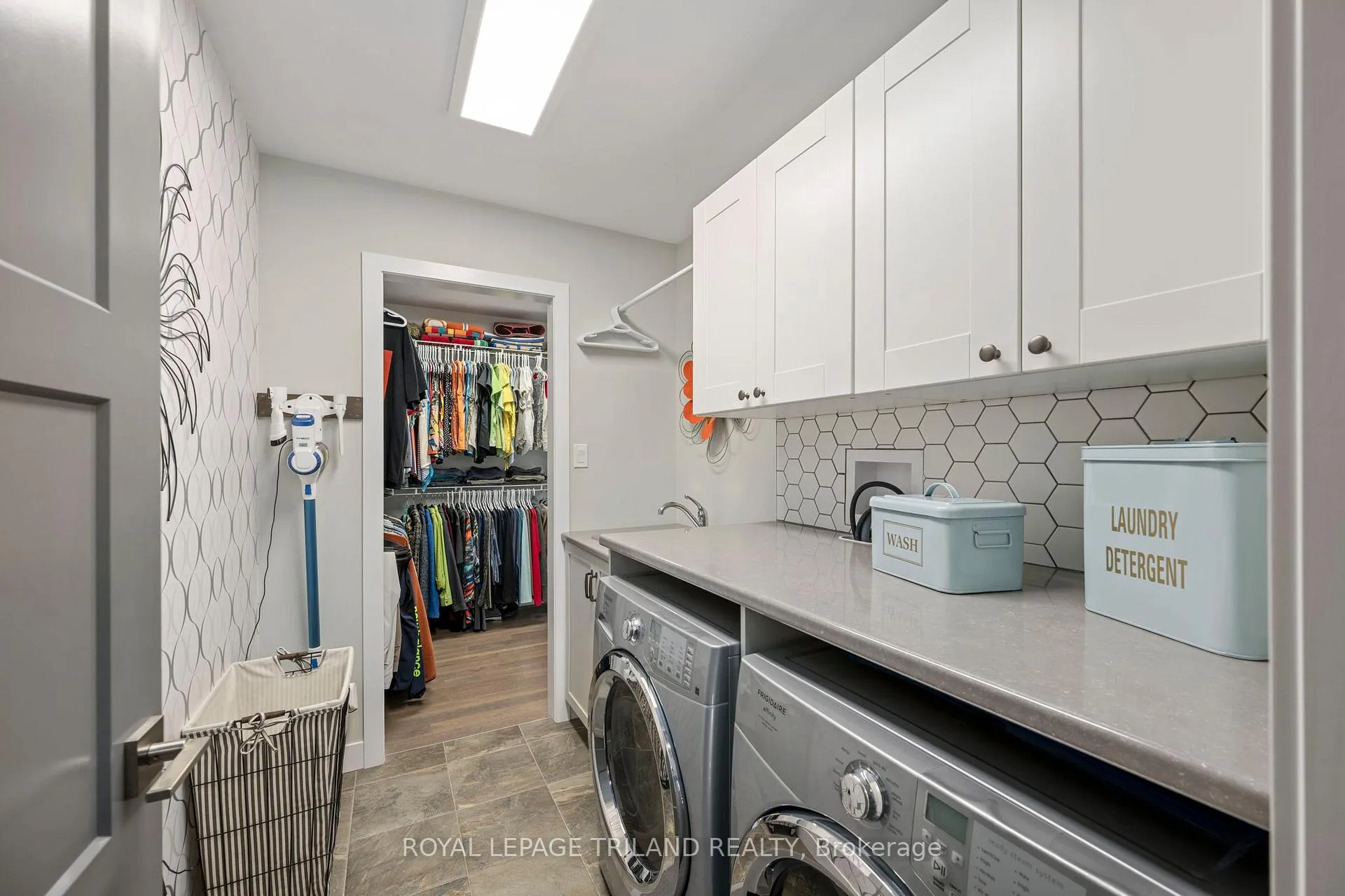 Photo 14 of 208 Emery Street, Central Elgin, Rural Central Elgin — HOMEH