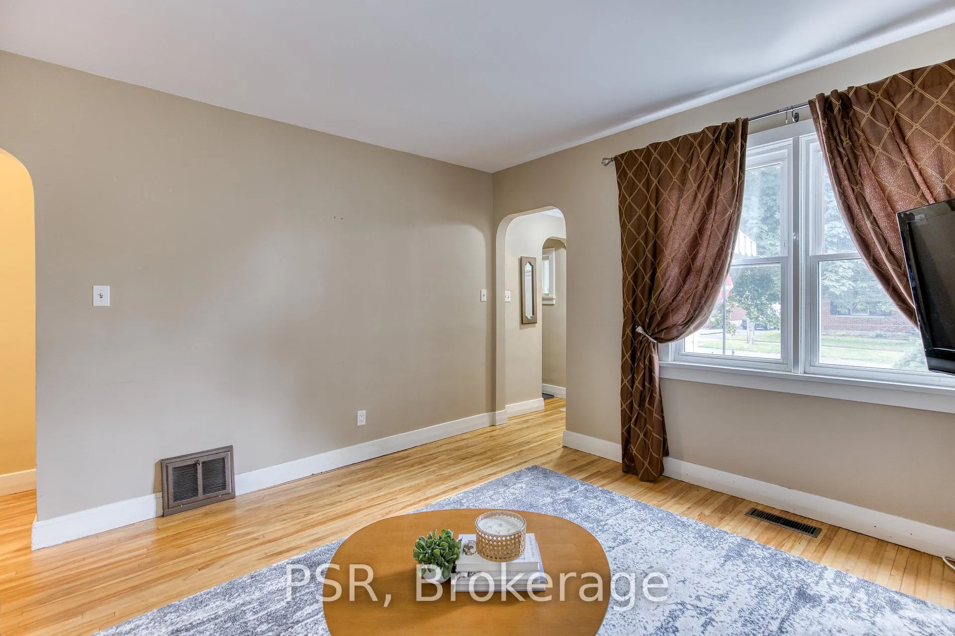 Photo 3 of 94 North Drive, Kitchener — HOMEH