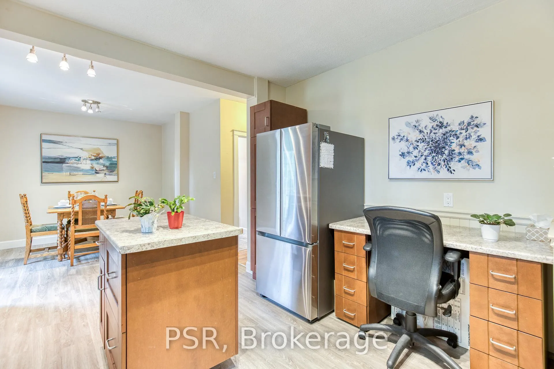 Photo 7 of 94 North Drive, Kitchener — HOMEH