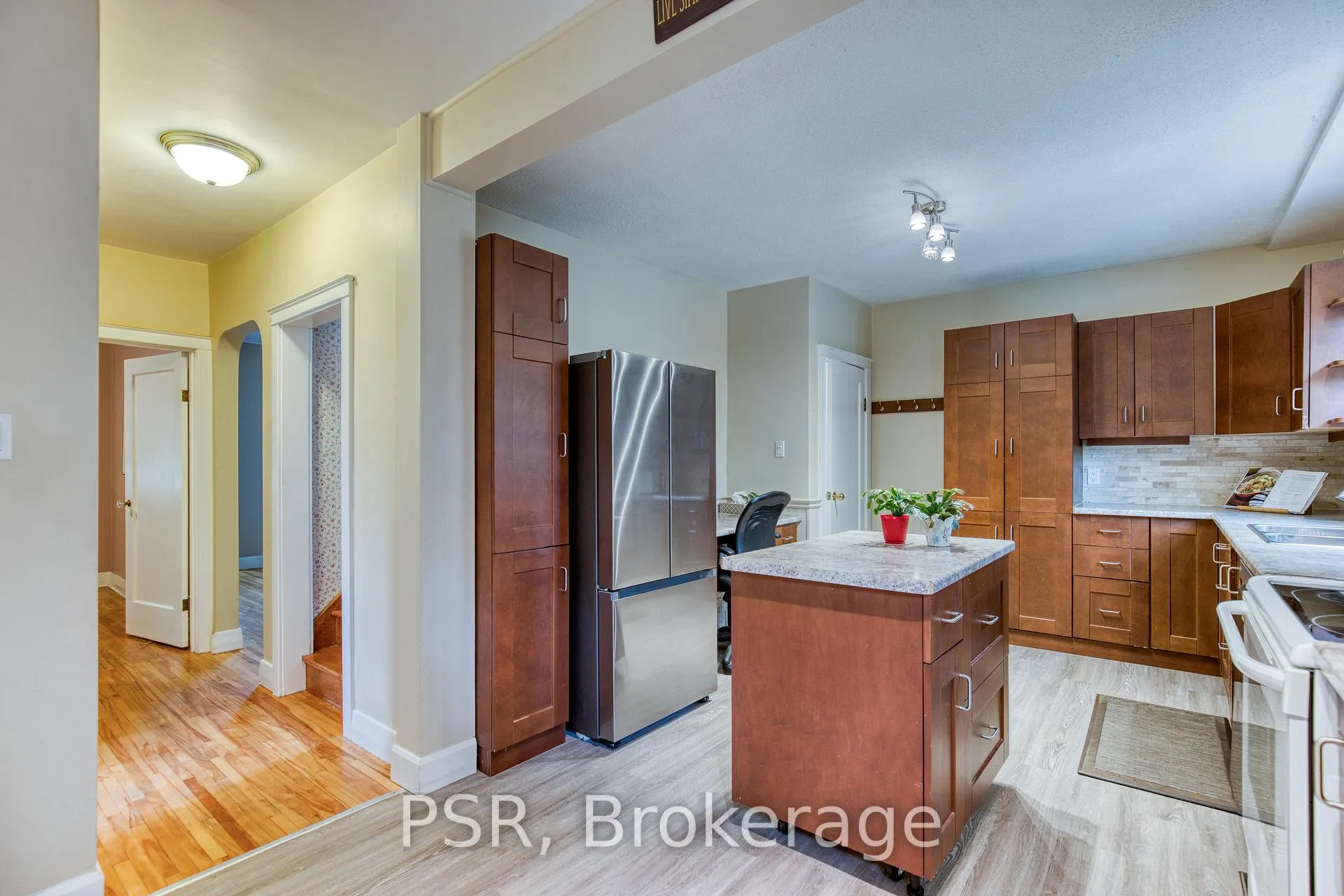 Photo 8 of 94 North Drive, Kitchener — HOMEH