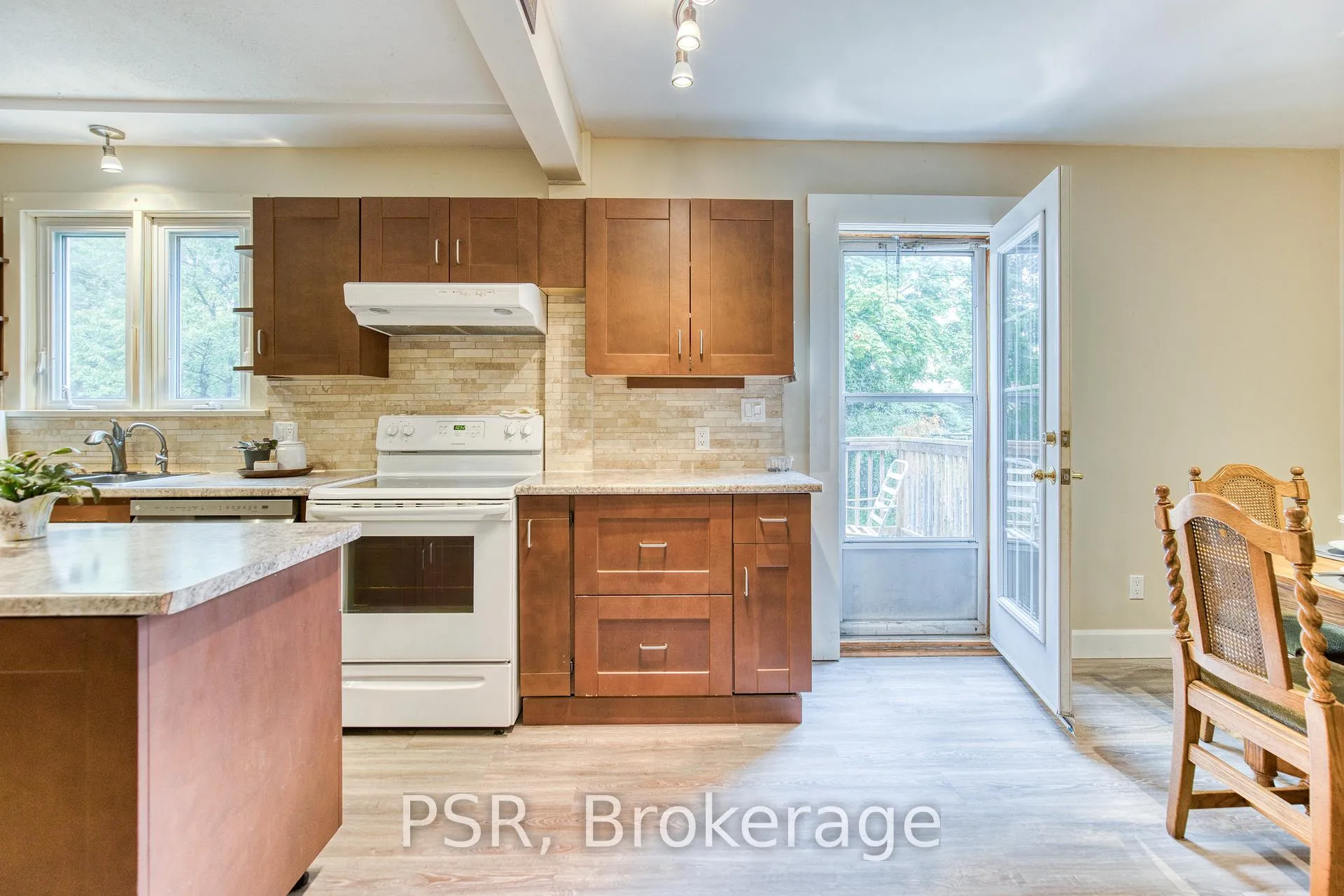 Photo 9 of 94 North Drive, Kitchener — HOMEH