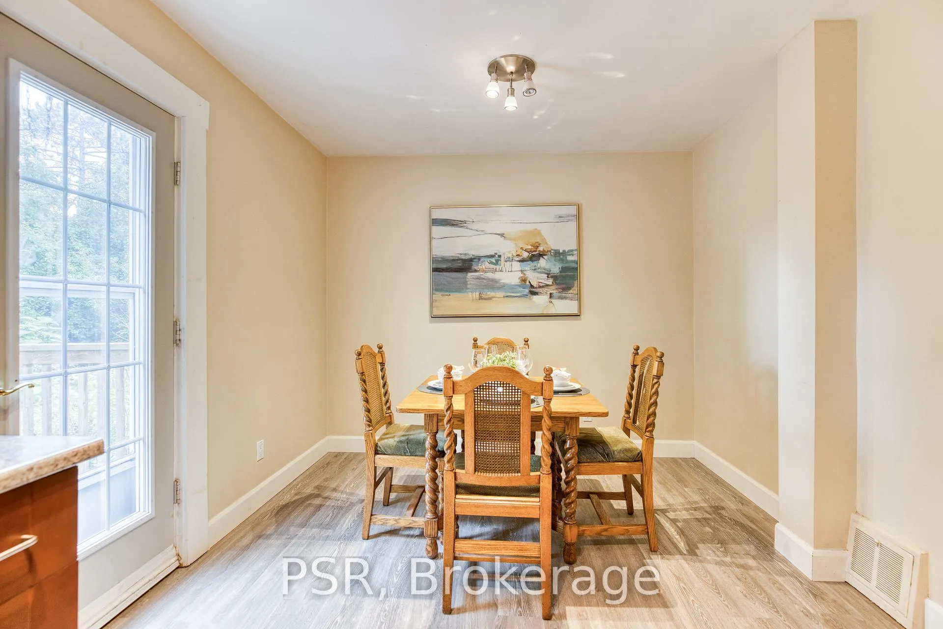 Photo 11 of 94 North Drive, Kitchener — HOMEH
