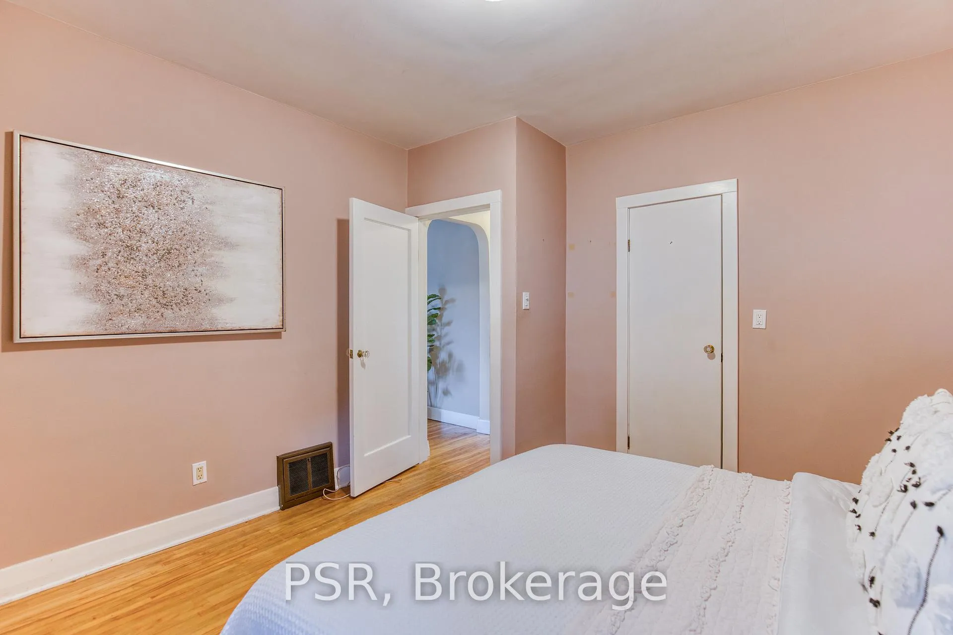 Photo 14 of 94 North Drive, Kitchener — HOMEH