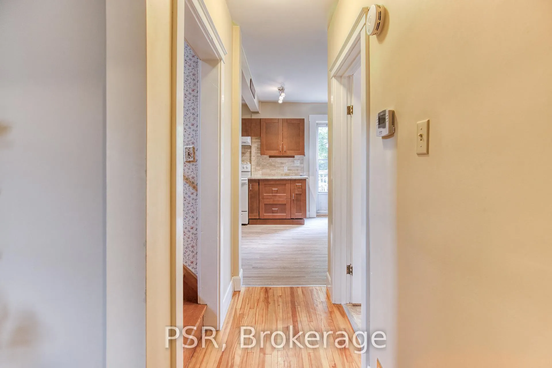Photo 15 of 94 North Drive, Kitchener — HOMEH