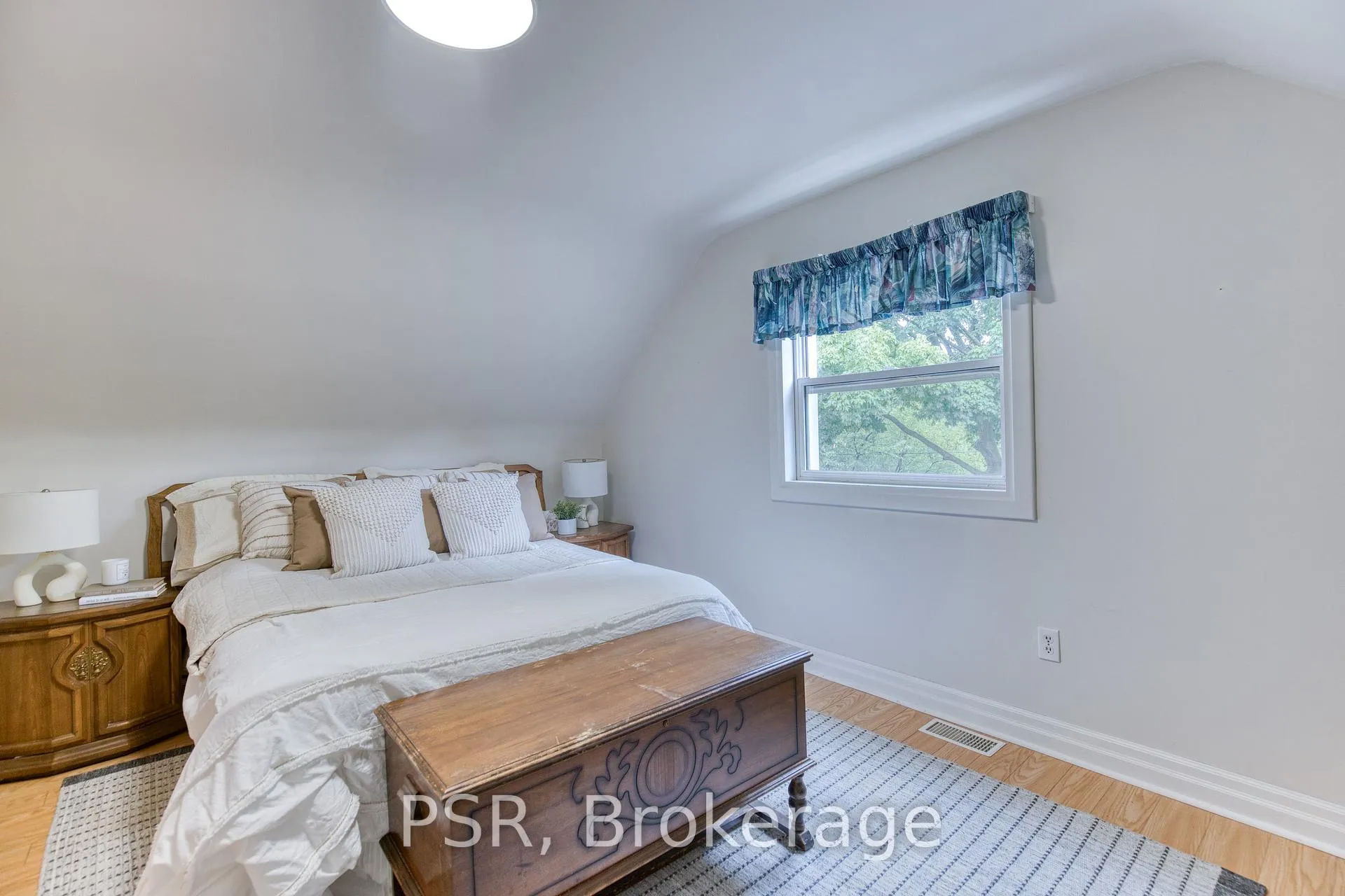 Photo 22 of 94 North Drive, Kitchener — HOMEH