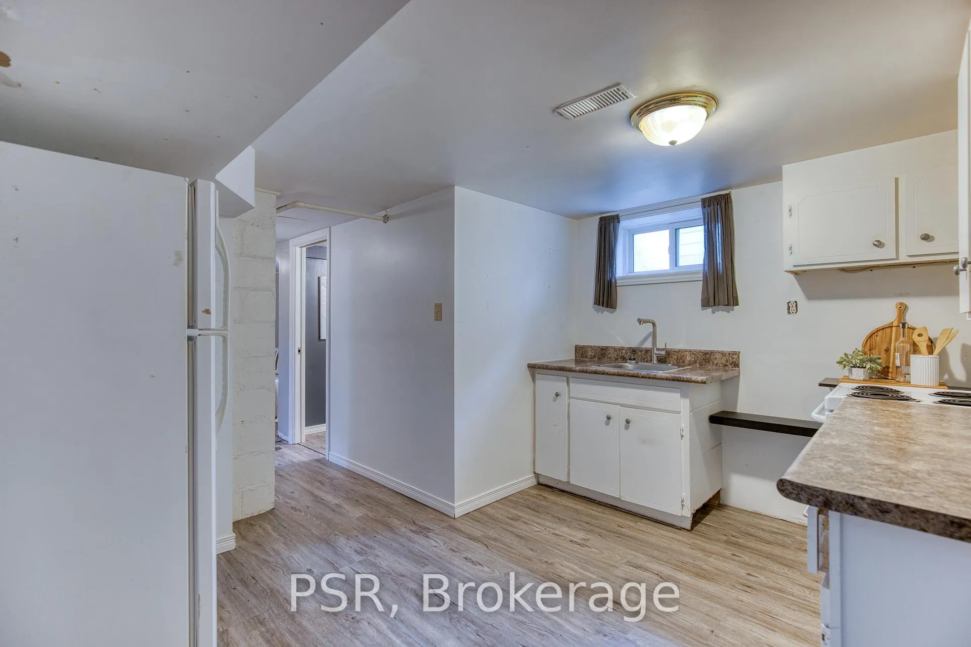 Photo 33 of 94 North Drive, Kitchener — HOMEH