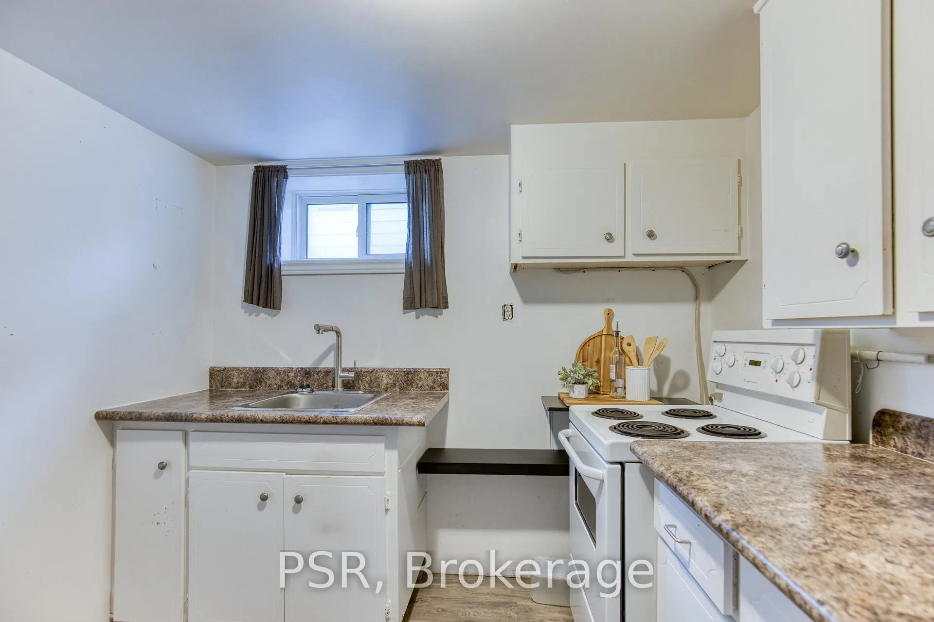 Photo 35 of 94 North Drive, Kitchener — HOMEH