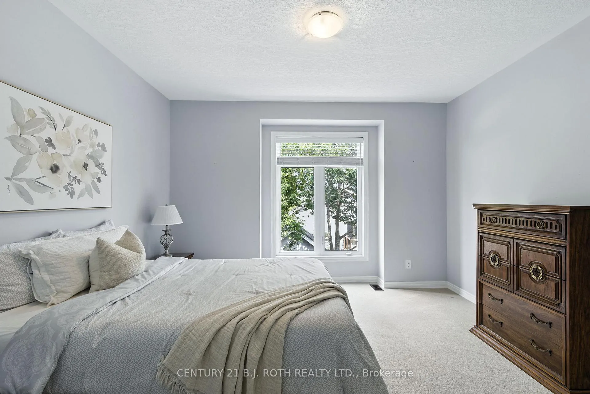 Photo 13 of 8 Canterbury Circle, Orillia — HOMEH