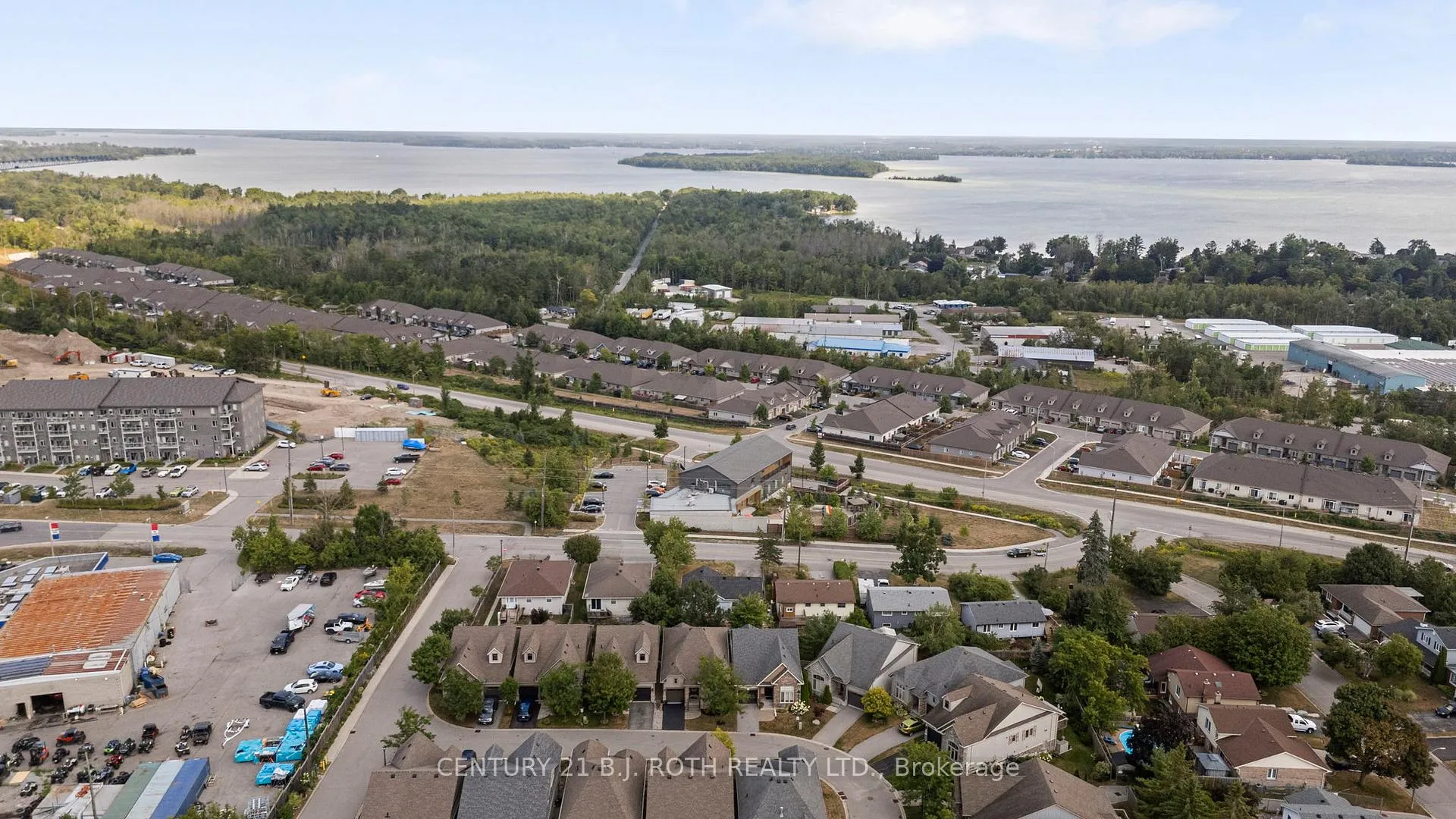 Photo 36 of 8 Canterbury Circle, Orillia — HOMEH