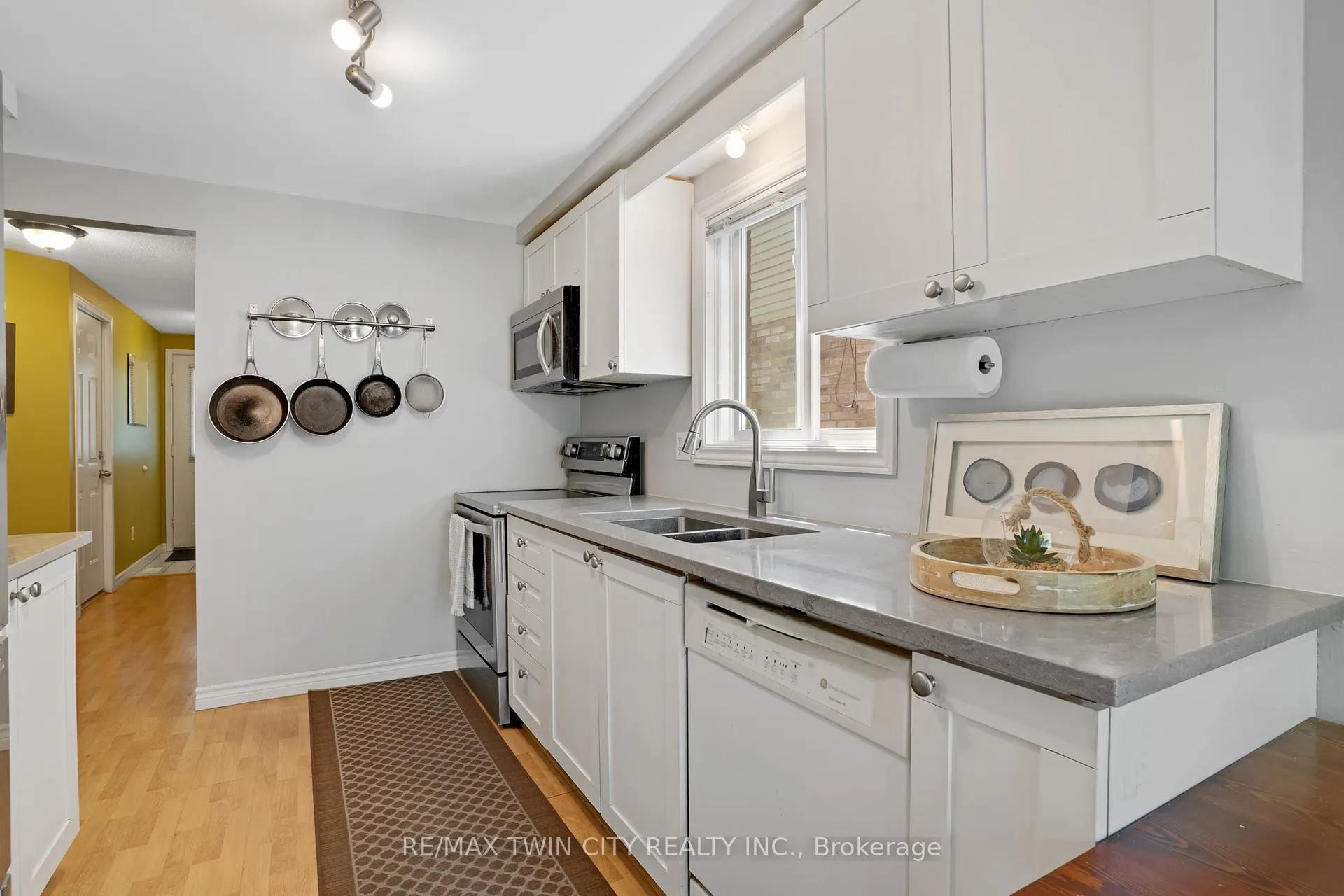 Photo 12 of 471 Exmoor Street, Waterloo — HOMEH