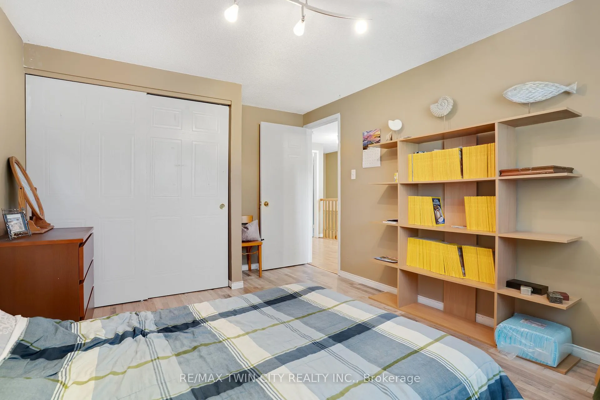 Photo 28 of 471 Exmoor Street, Waterloo — HOMEH