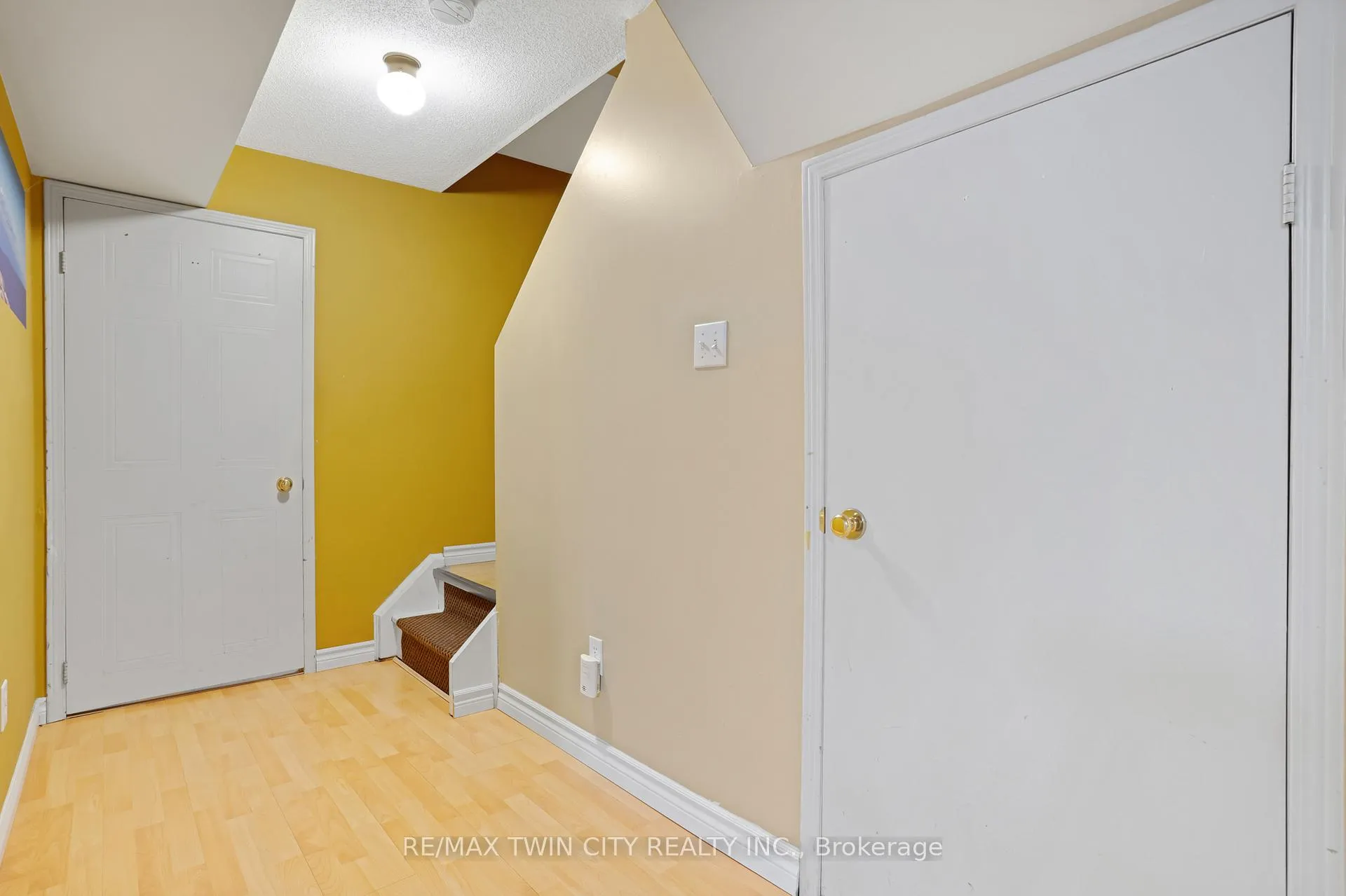 Photo 31 of 471 Exmoor Street, Waterloo — HOMEH