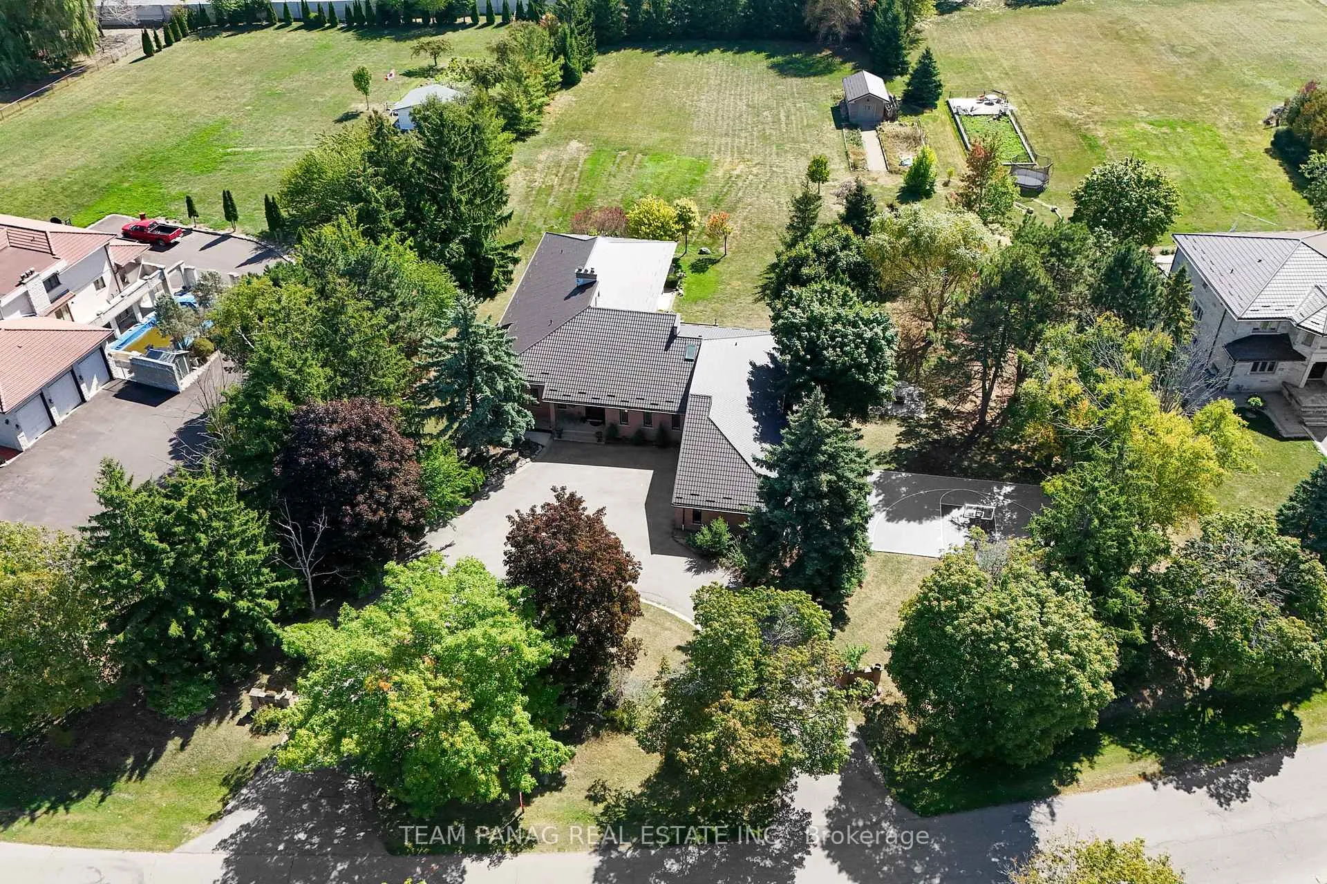 Photo 1 of 6 Leone Lane, Brampton, Toronto Gore Rural Estate — HOMEH