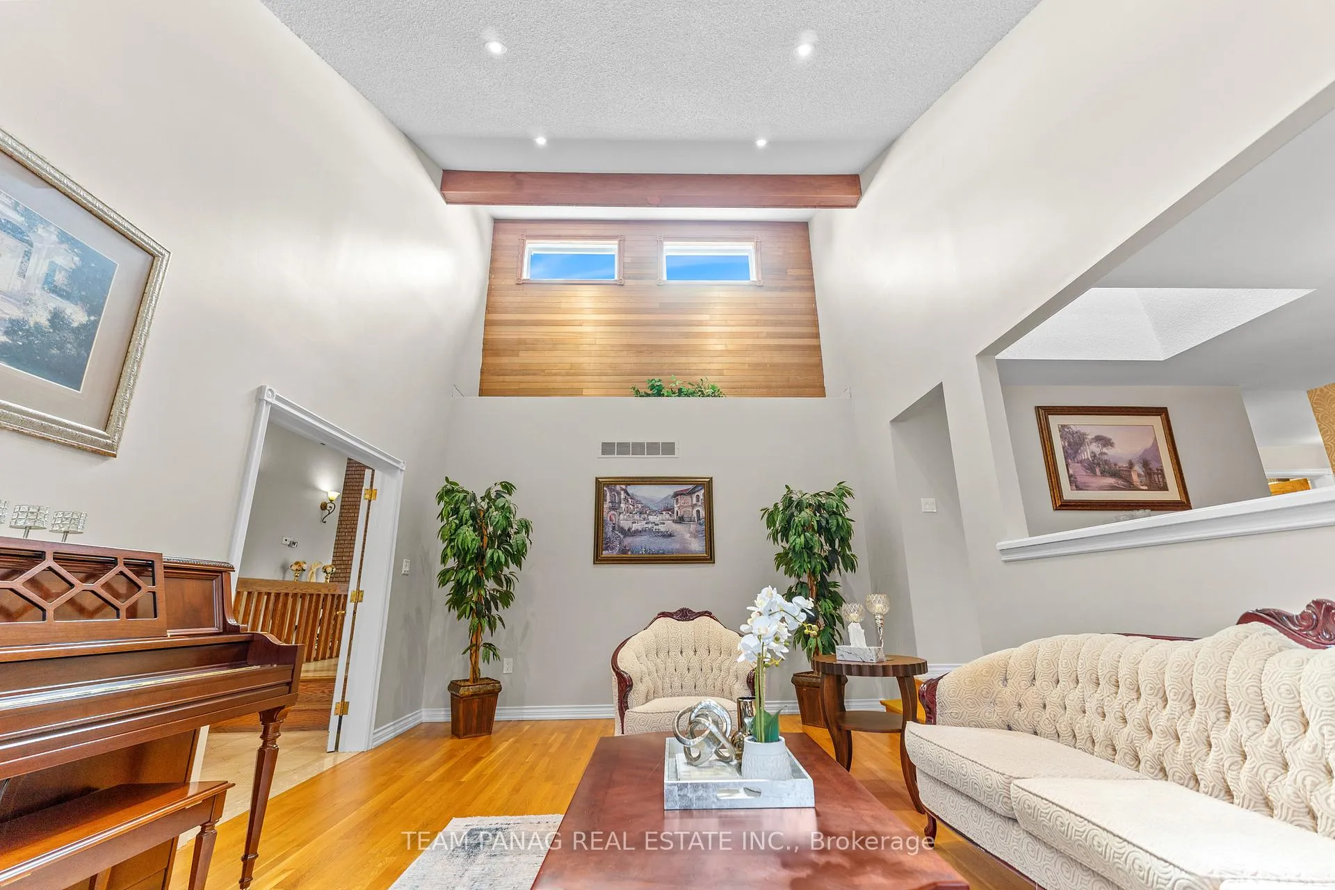 Photo 12 of 6 Leone Lane, Brampton, Toronto Gore Rural Estate — HOMEH