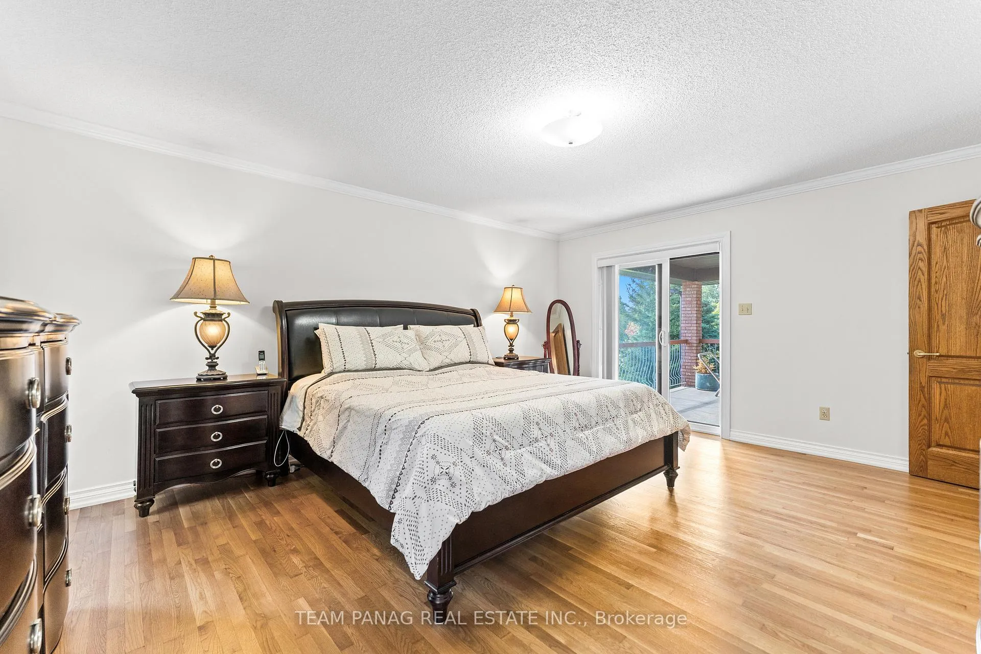 Photo 15 of 6 Leone Lane, Brampton, Toronto Gore Rural Estate — HOMEH