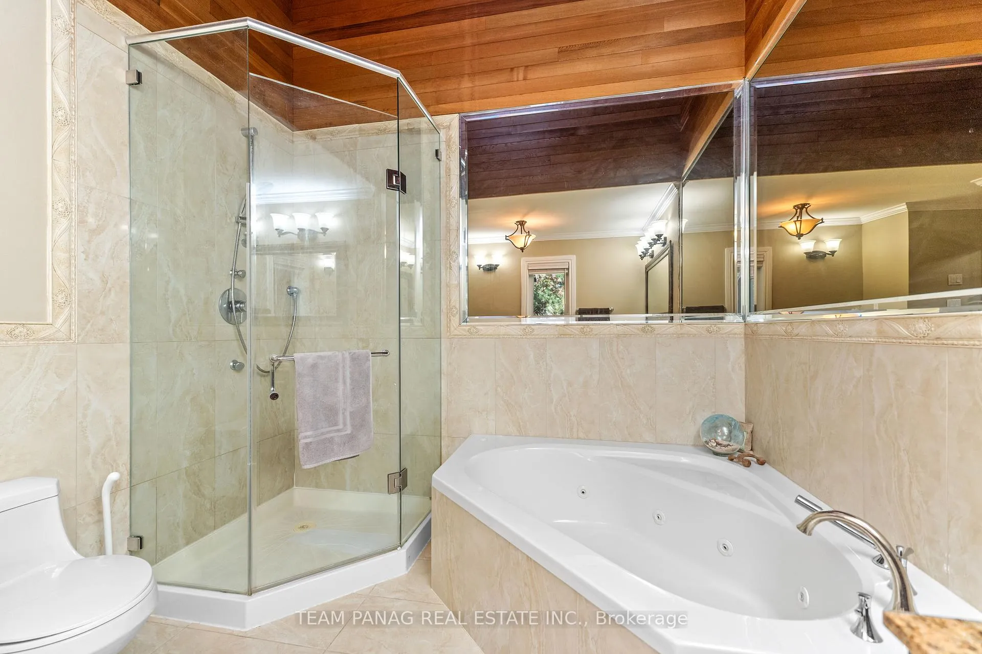 Photo 23 of 6 Leone Lane, Brampton, Toronto Gore Rural Estate — HOMEH