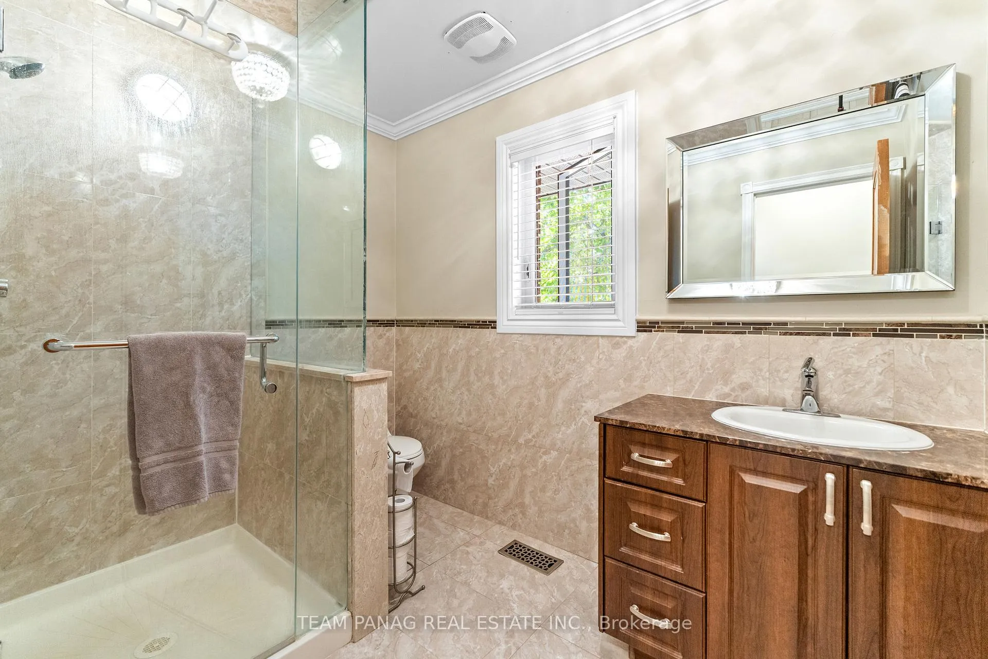 Photo 27 of 6 Leone Lane, Brampton, Toronto Gore Rural Estate — HOMEH