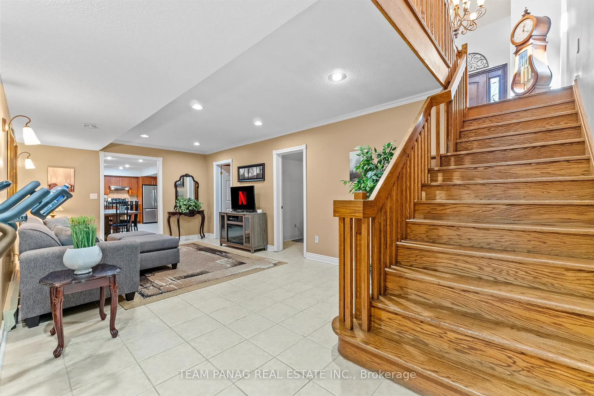 Photo 30 of 6 Leone Lane, Brampton, Toronto Gore Rural Estate — HOMEH