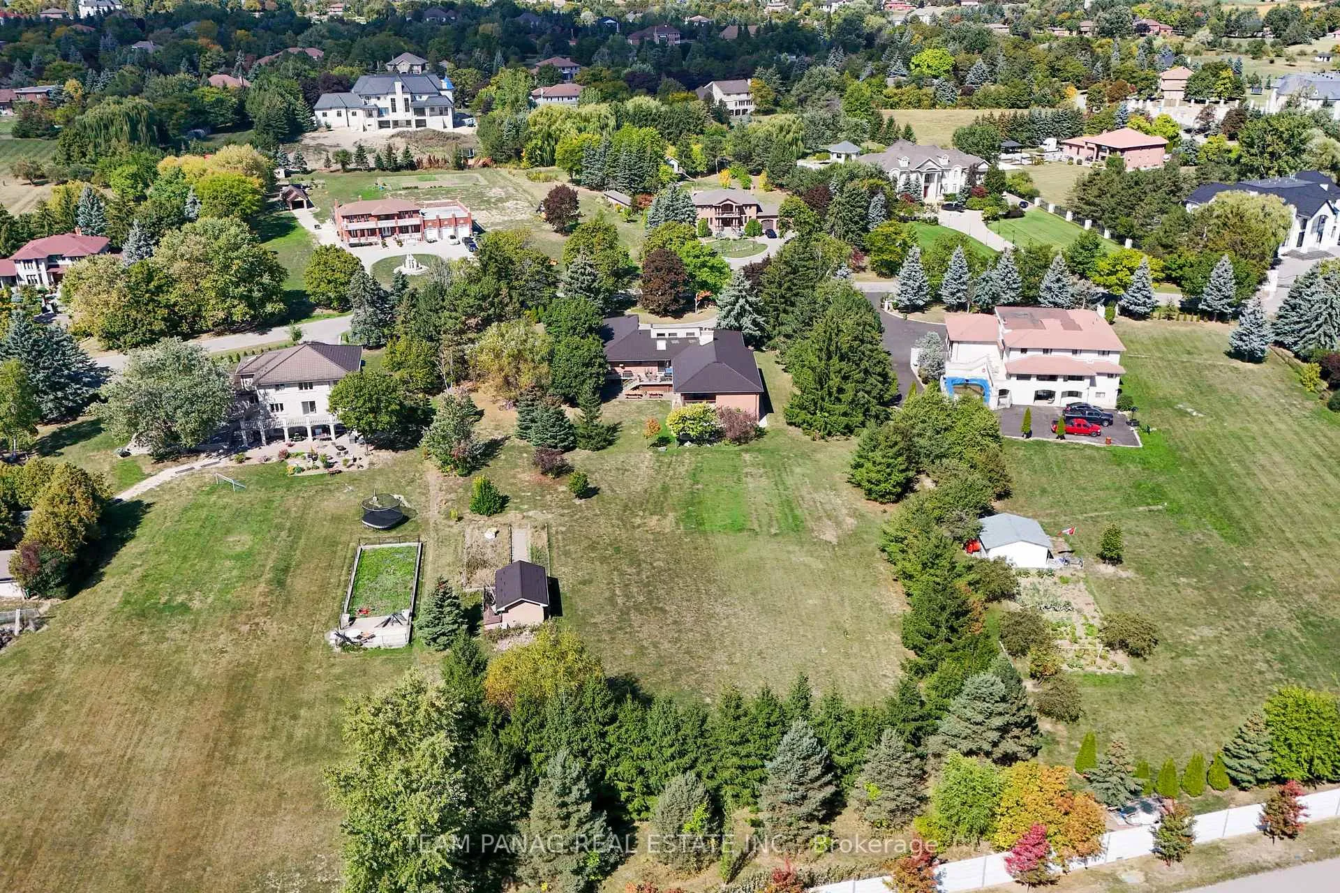 Photo 49 of 6 Leone Lane, Brampton, Toronto Gore Rural Estate — HOMEH