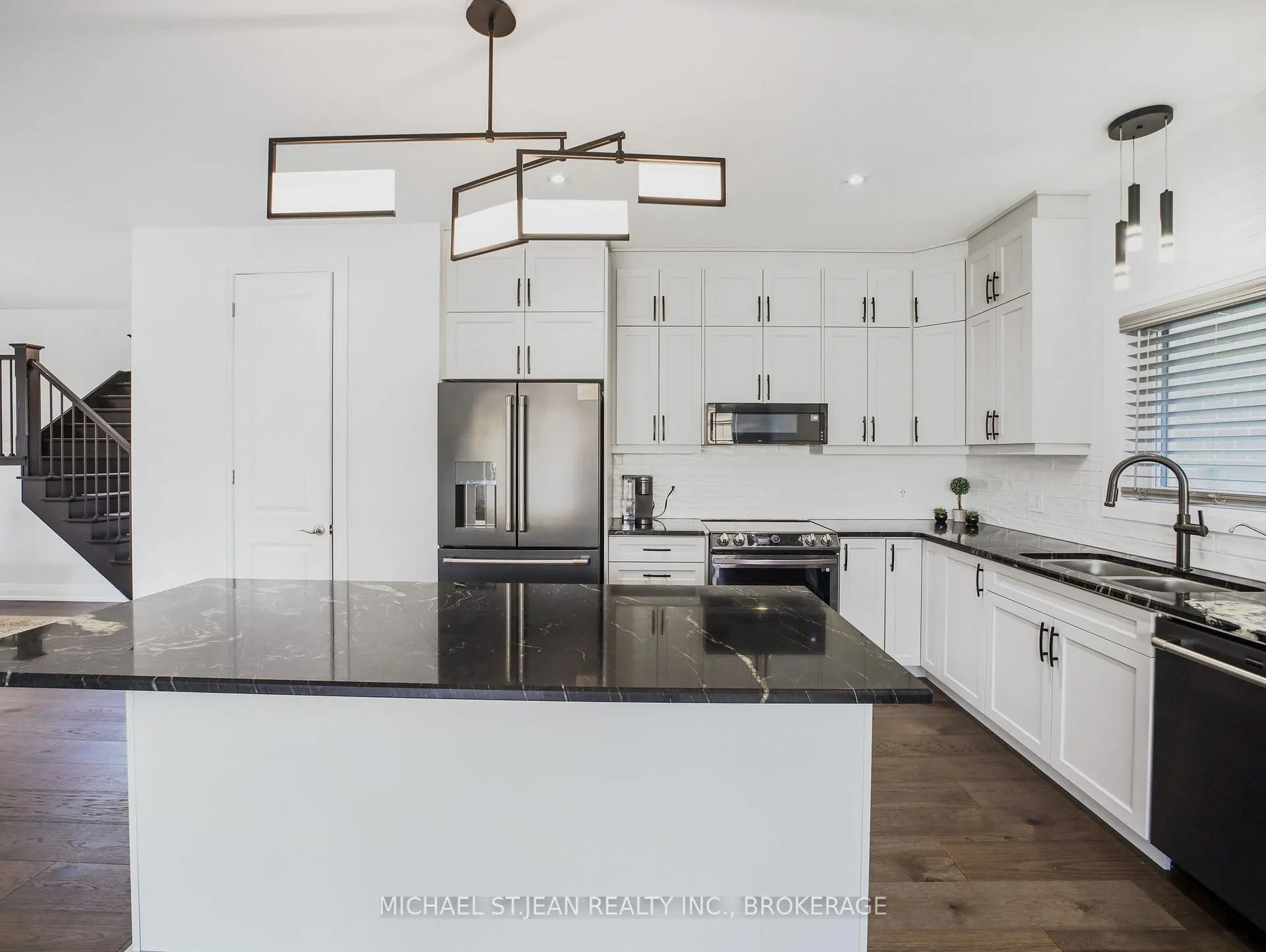 Photo 9 of 75 Monarch Woods Drive, Kitchener — HOMEH