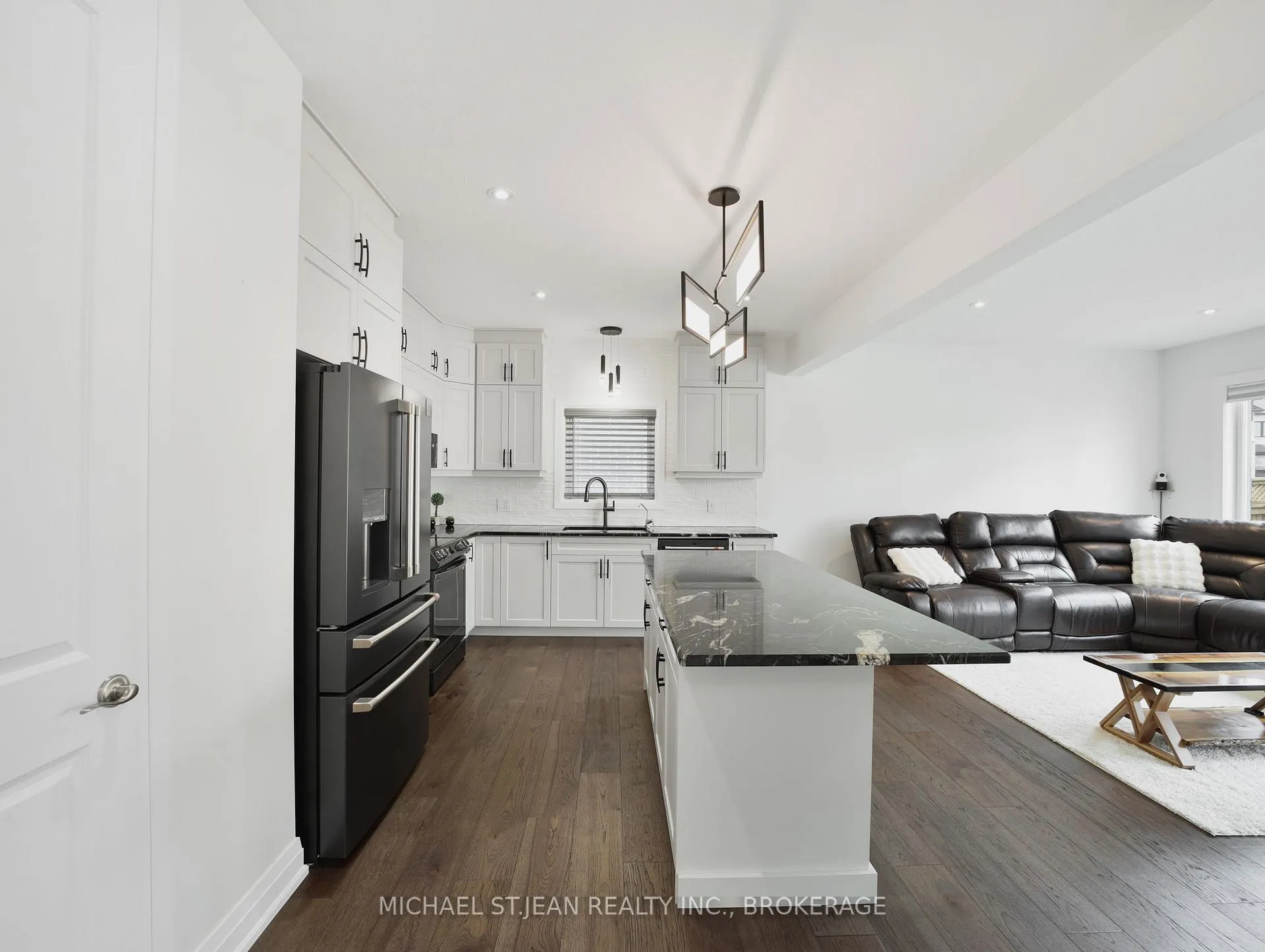Photo 10 of 75 Monarch Woods Drive, Kitchener — HOMEH