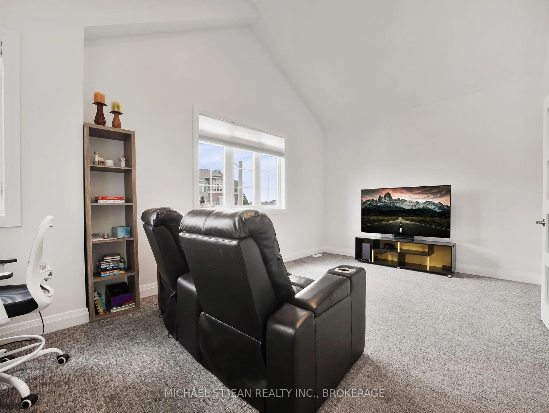 Photo 16 of 75 Monarch Woods Drive, Kitchener — HOMEH