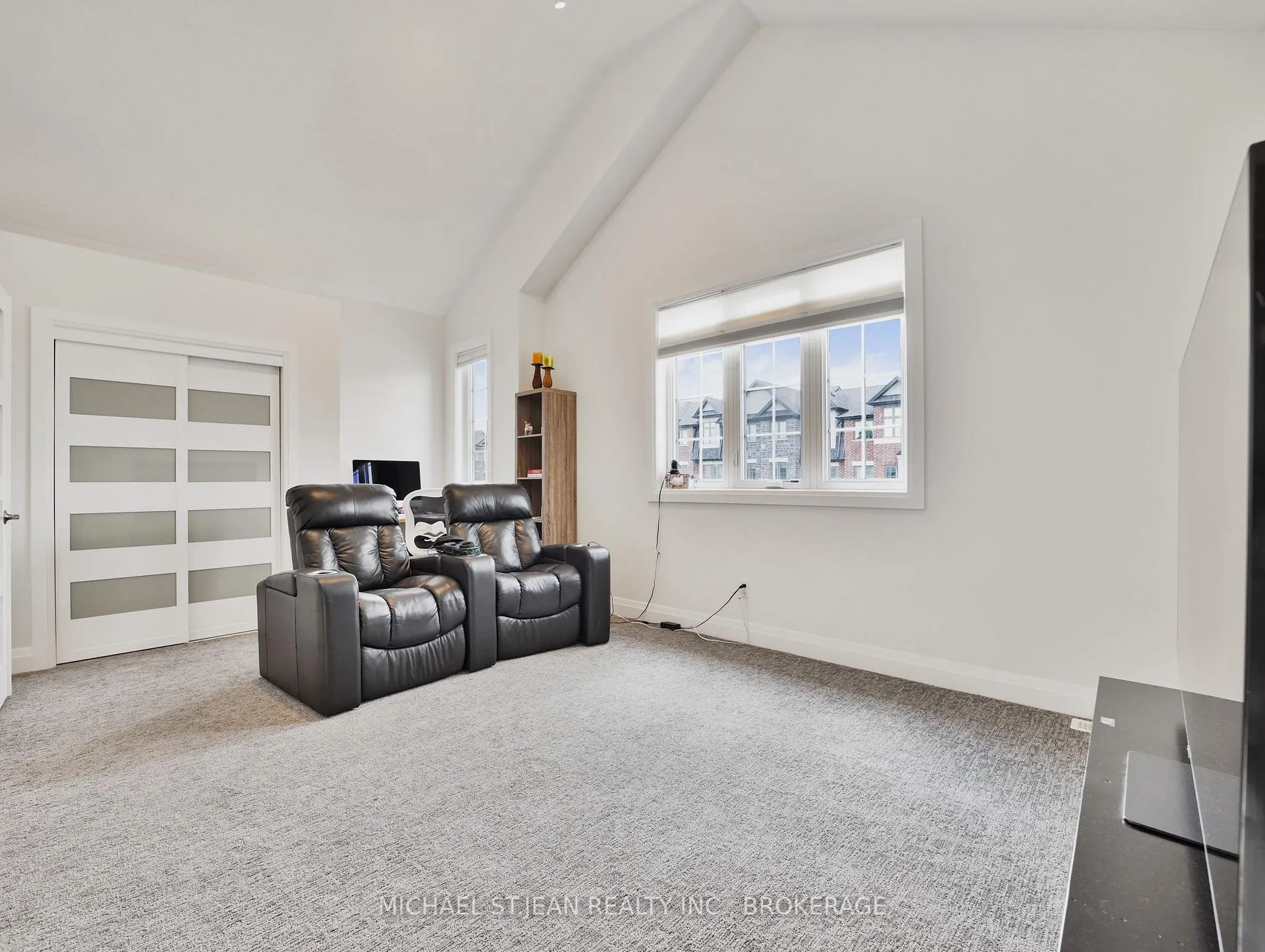 Photo 17 of 75 Monarch Woods Drive, Kitchener — HOMEH