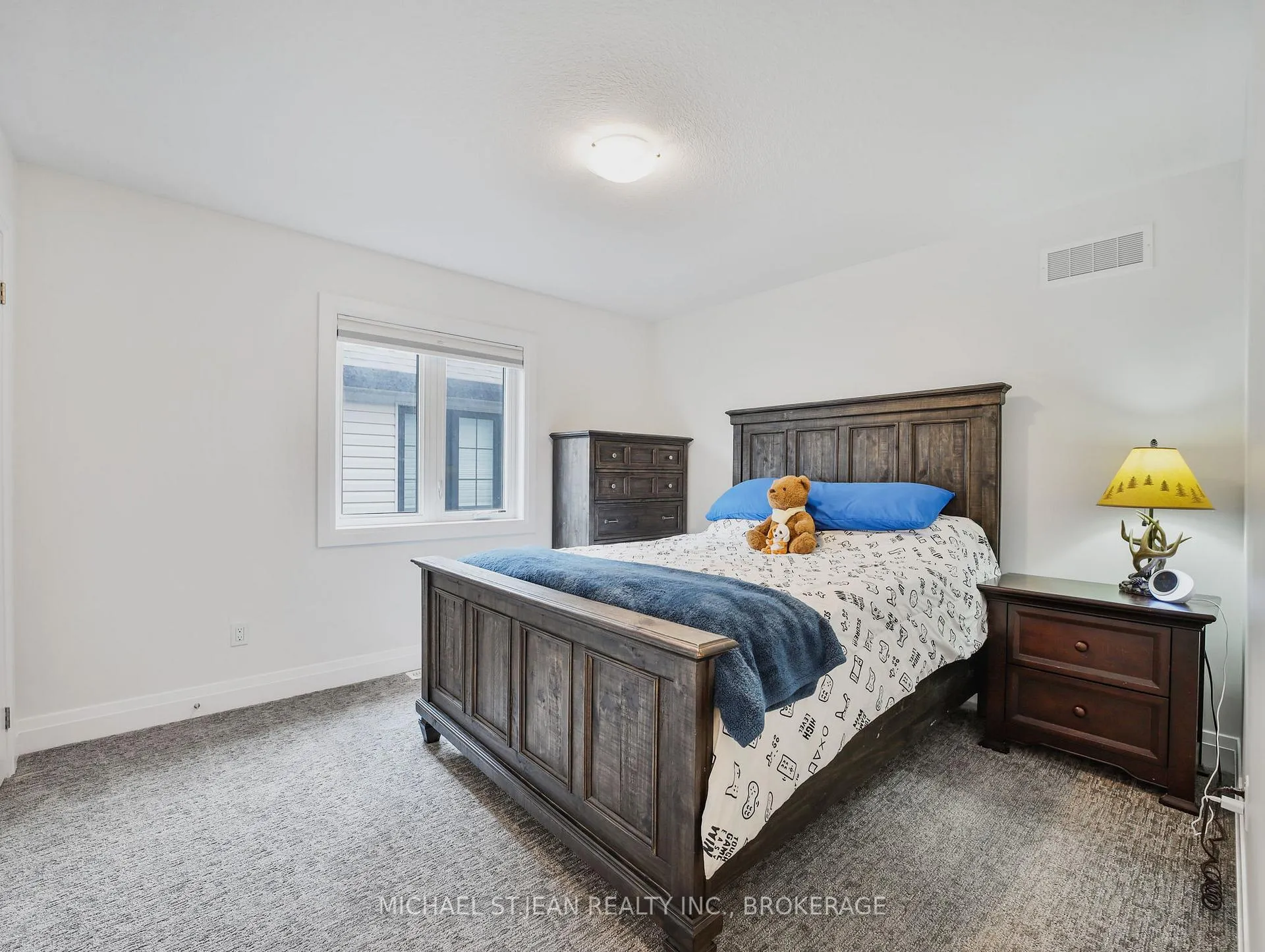 Photo 21 of 75 Monarch Woods Drive, Kitchener — HOMEH