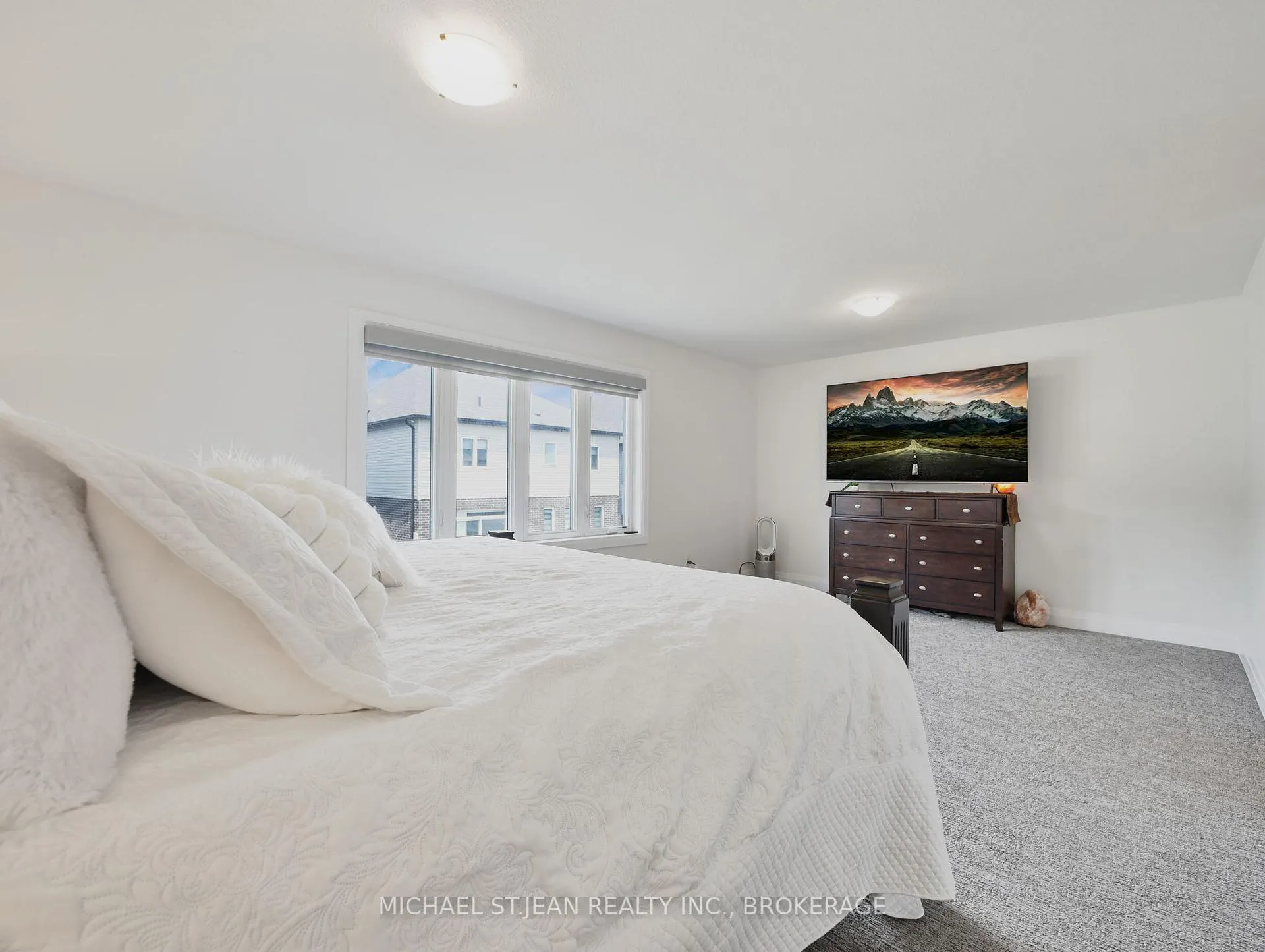 Photo 24 of 75 Monarch Woods Drive, Kitchener — HOMEH