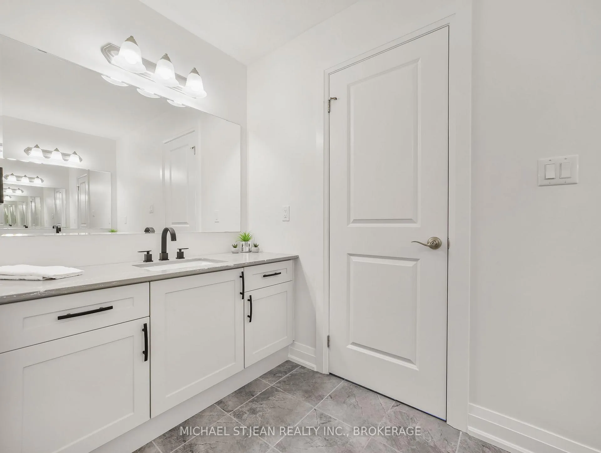 Photo 27 of 75 Monarch Woods Drive, Kitchener — HOMEH