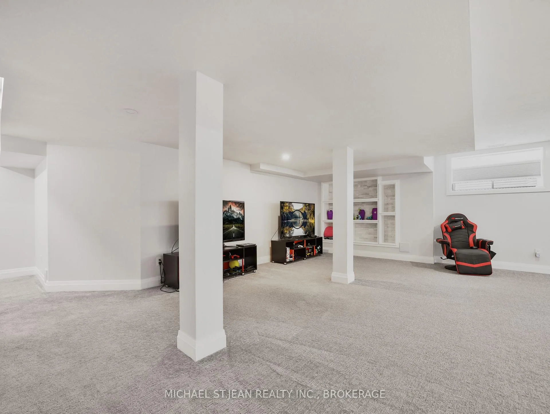 Photo 32 of 75 Monarch Woods Drive, Kitchener — HOMEH
