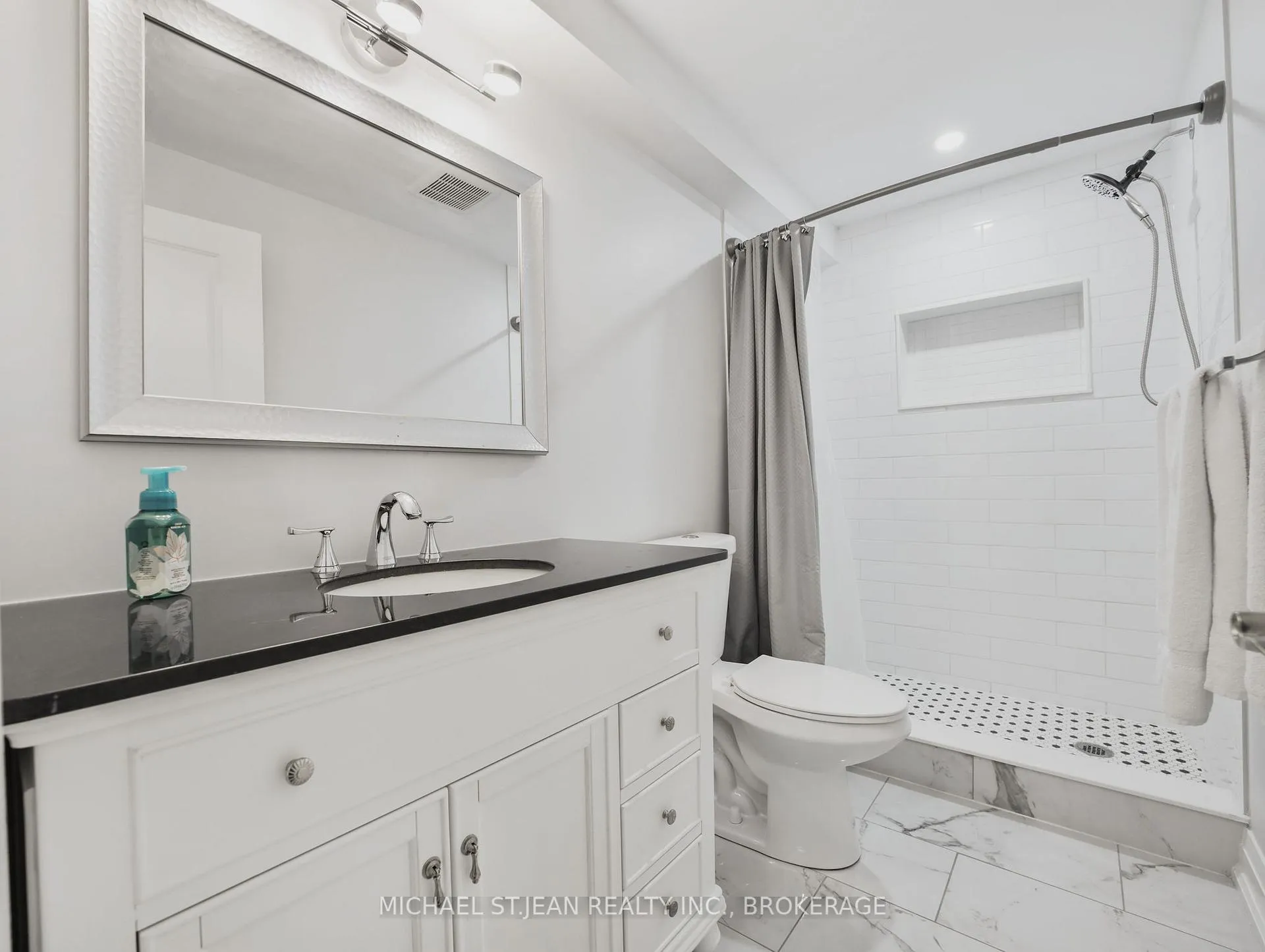 Photo 33 of 75 Monarch Woods Drive, Kitchener — HOMEH