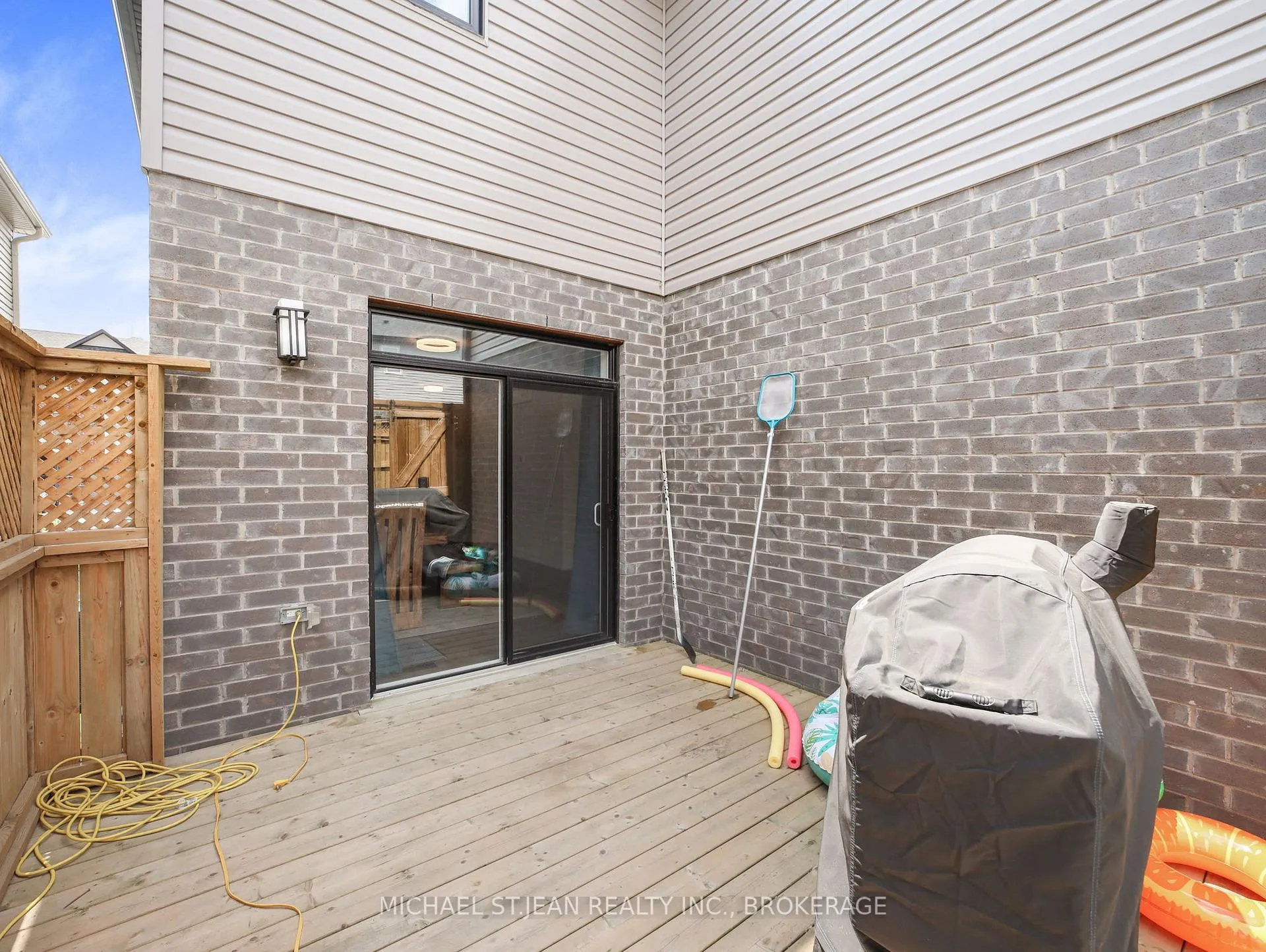 Photo 35 of 75 Monarch Woods Drive, Kitchener — HOMEH