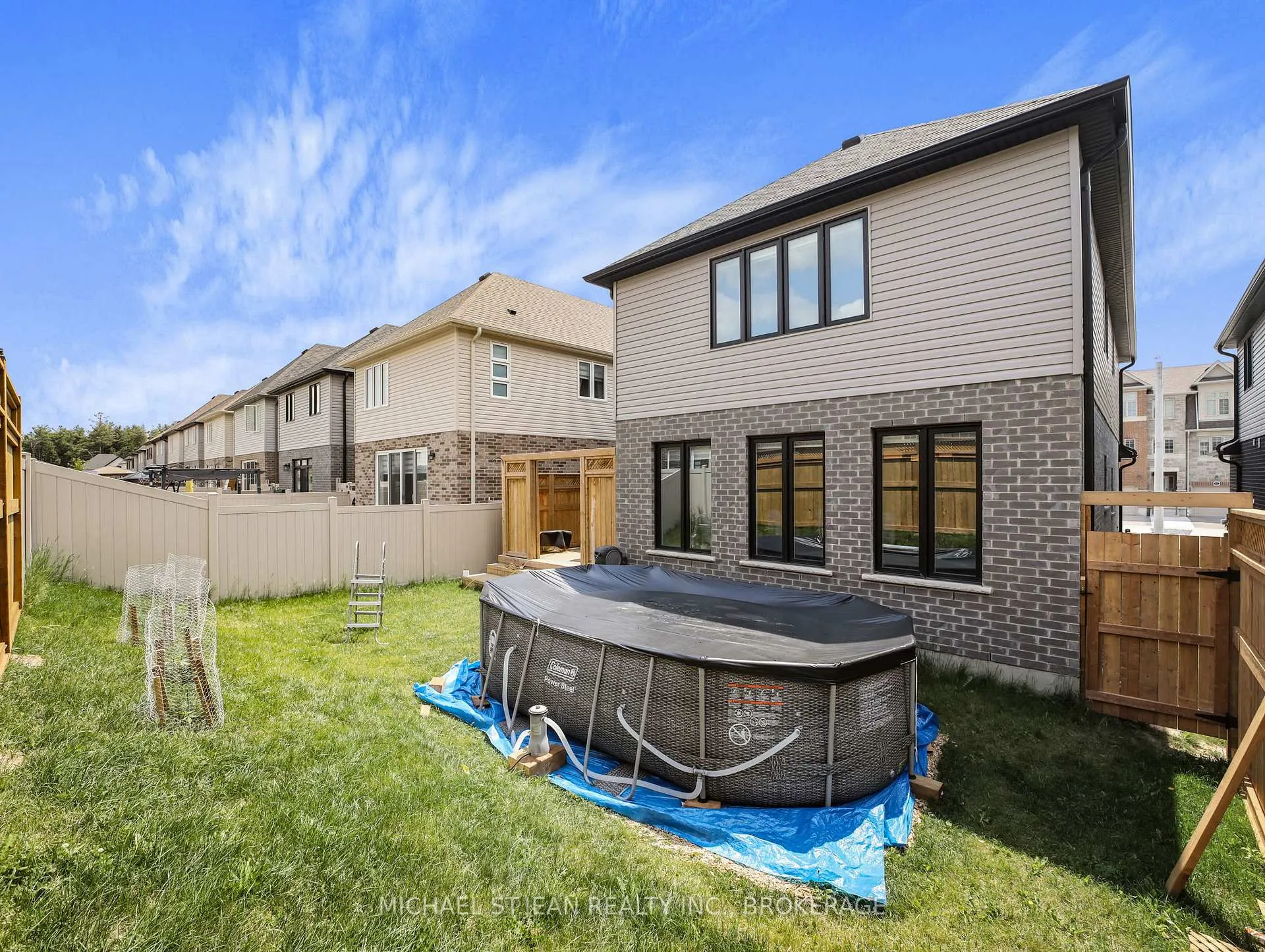 Photo 36 of 75 Monarch Woods Drive, Kitchener — HOMEH